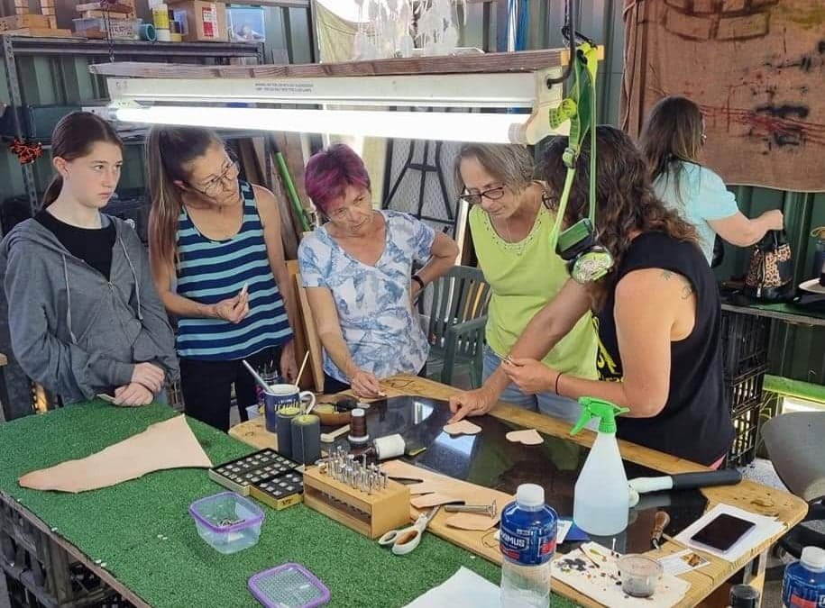 Leather Class Leathercraft classes for beginners and experienced leathercrafters ...