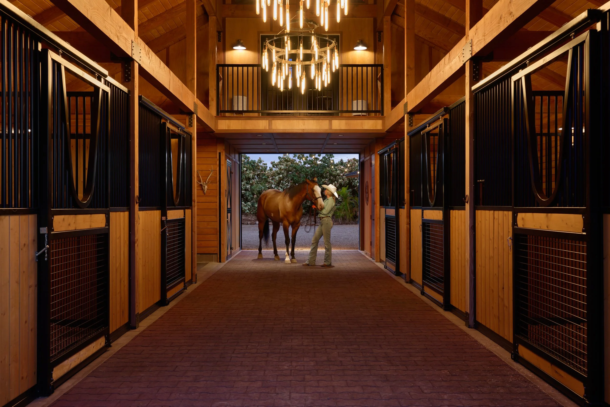 WEB_MauiHorseBarn_26.jpg