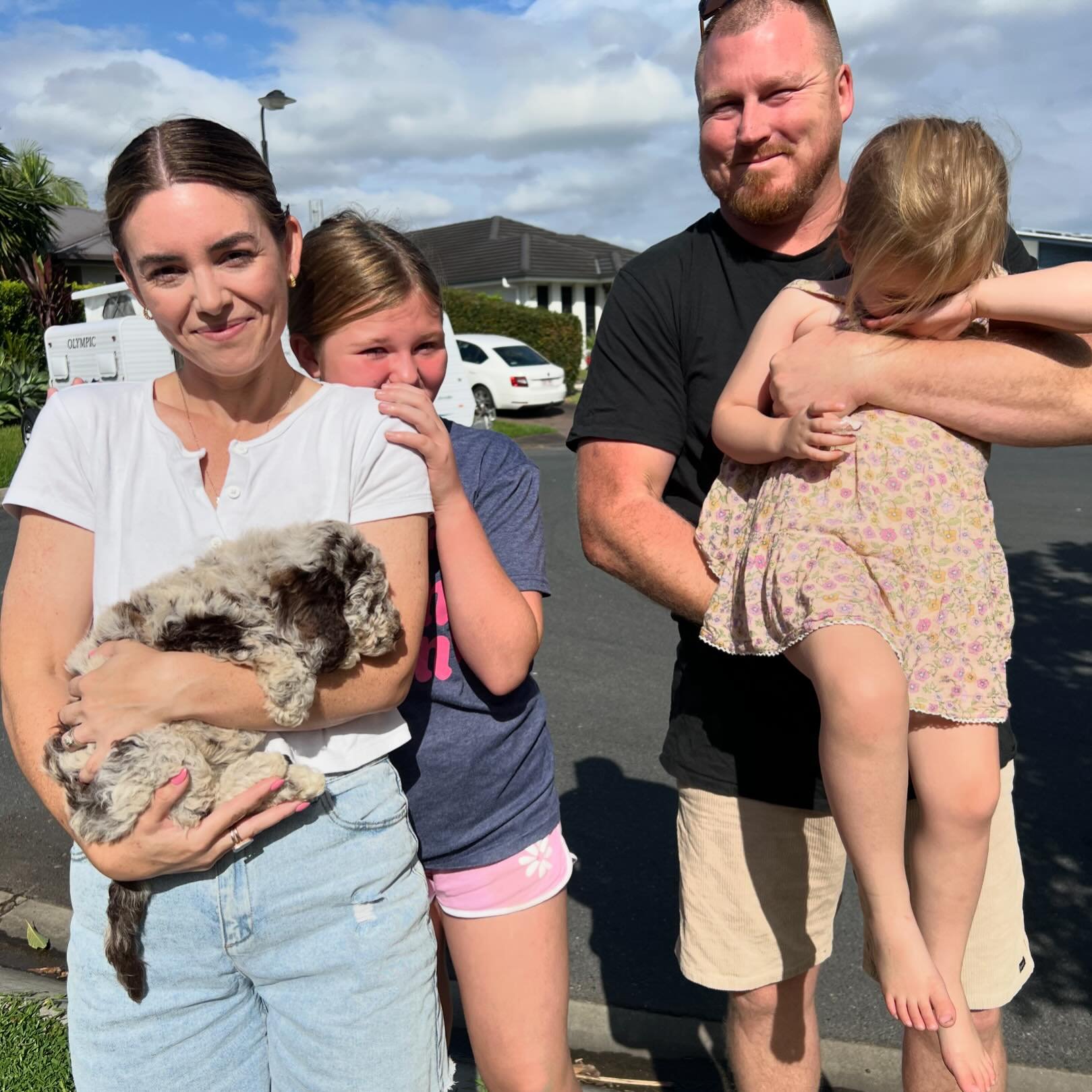 Hazels family 🐶❤️ we are so excited to see how Hazel grows and so grateful to Hazels mum and dad for allowing us to keep her in our guardian program 🐾
