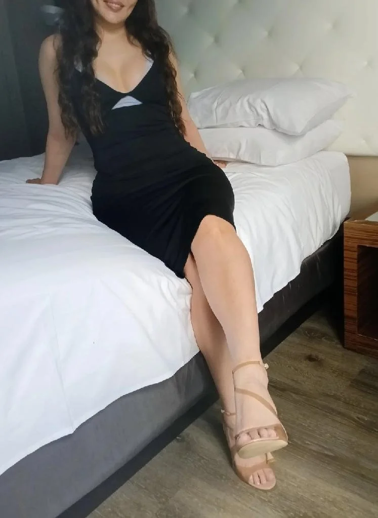 ASIAN MODEL FEET