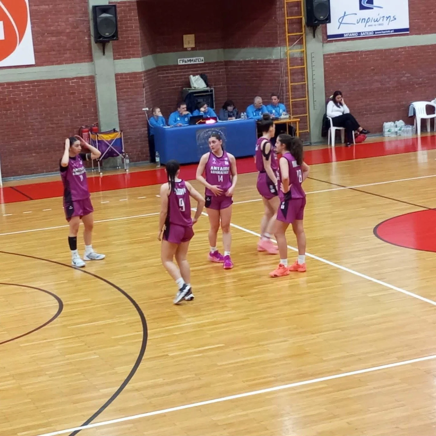 Έ&tau;&omicron;&iota;&mu;&omicron;&iota; &nu;&alpha; &pi;&alpha;ί&xi;&omicron;&upsilon;&mu;&epsilon; &kappa;&alpha;&iota; &pi;ά&lambda;&iota;! 

🏀 &Mu;&epsilon;&tau;ά &alpha;&pi;ό έ&nu;&alpha; &sigma;&eta;&mu;&alpha;&nu;&tau;&iota;&kappa;ό &delta;&i