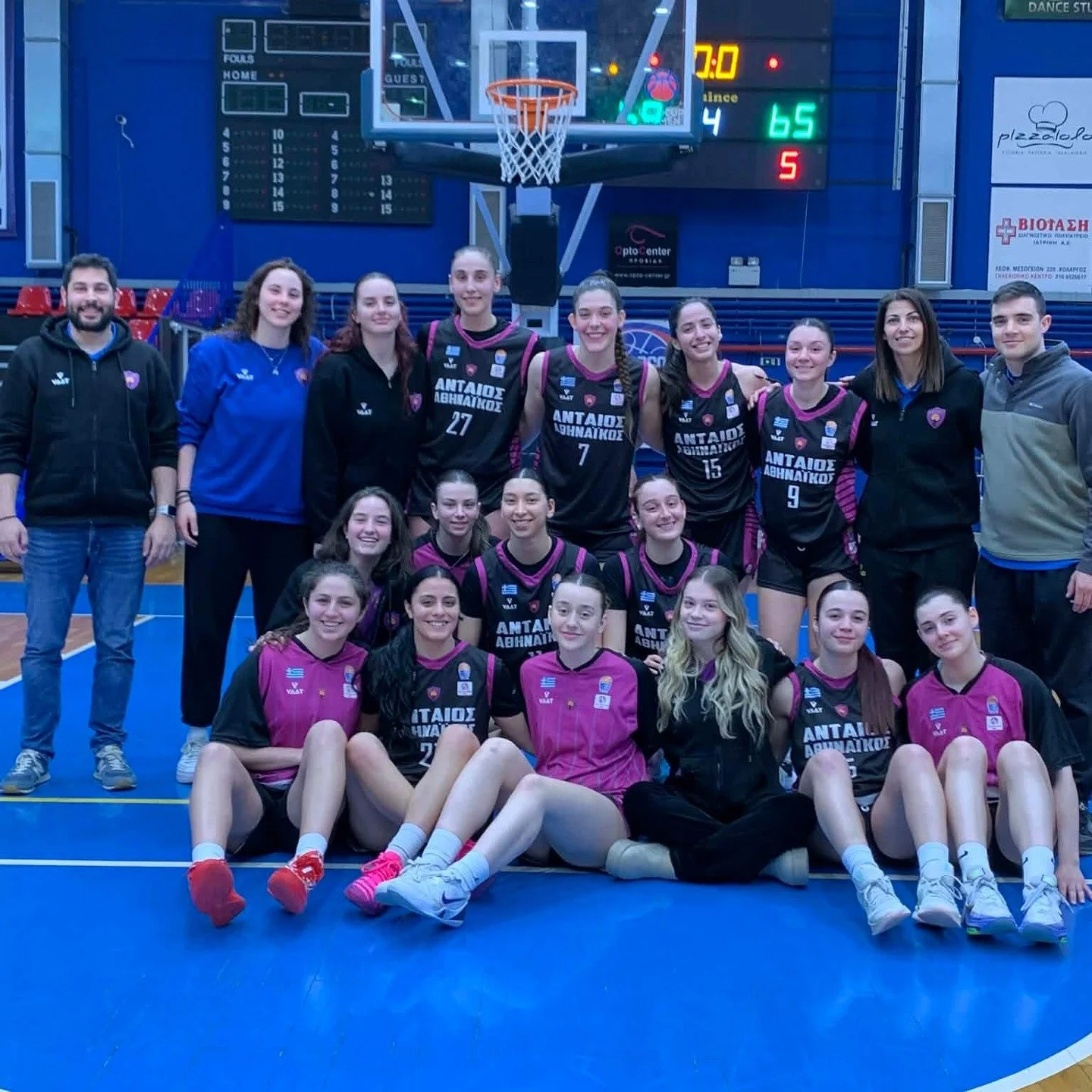 &Phi;&iota;&nu;ά&lambda;&epsilon; &mu;&epsilon; &chi;&alpha;&mu;ό&gamma;&epsilon;&lambda;&omicron;! 💜

🏀 &Mu;&epsilon; &chi;&alpha;&mu;ό&gamma;&epsilon;&lambda;&omicron; έ&kappa;&lambda;&epsilon;&iota;&sigma;&epsilon; &eta; &chi;&rho;&omicron;&nu;&