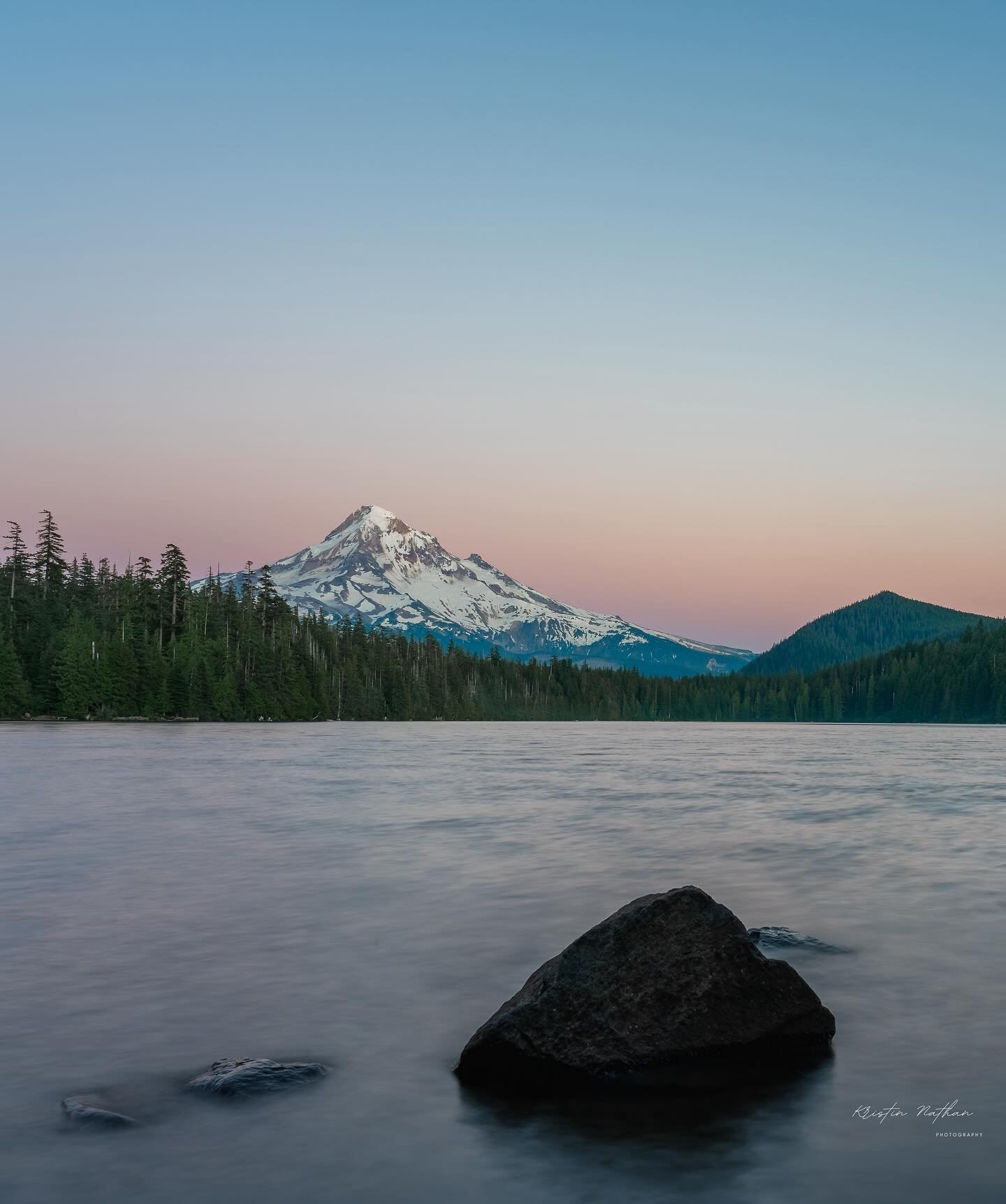 Mt. Hood from Lost Lake 

#visitoregon #mthood #mthoodnationalforest #lostlakeoregon #pinksky #goldenhourphotography #goldenhour #sunset #sonyalphafemale #hdrphotography #hdr
