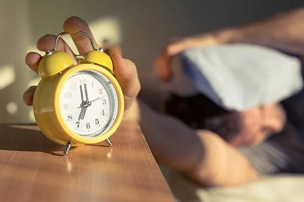 Sleep Science 101: The Truth About the Snooze Button