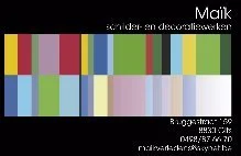 Een kleurrijk kunstwerk met rechthoekige patronen in groen, blauw, geel en rood.