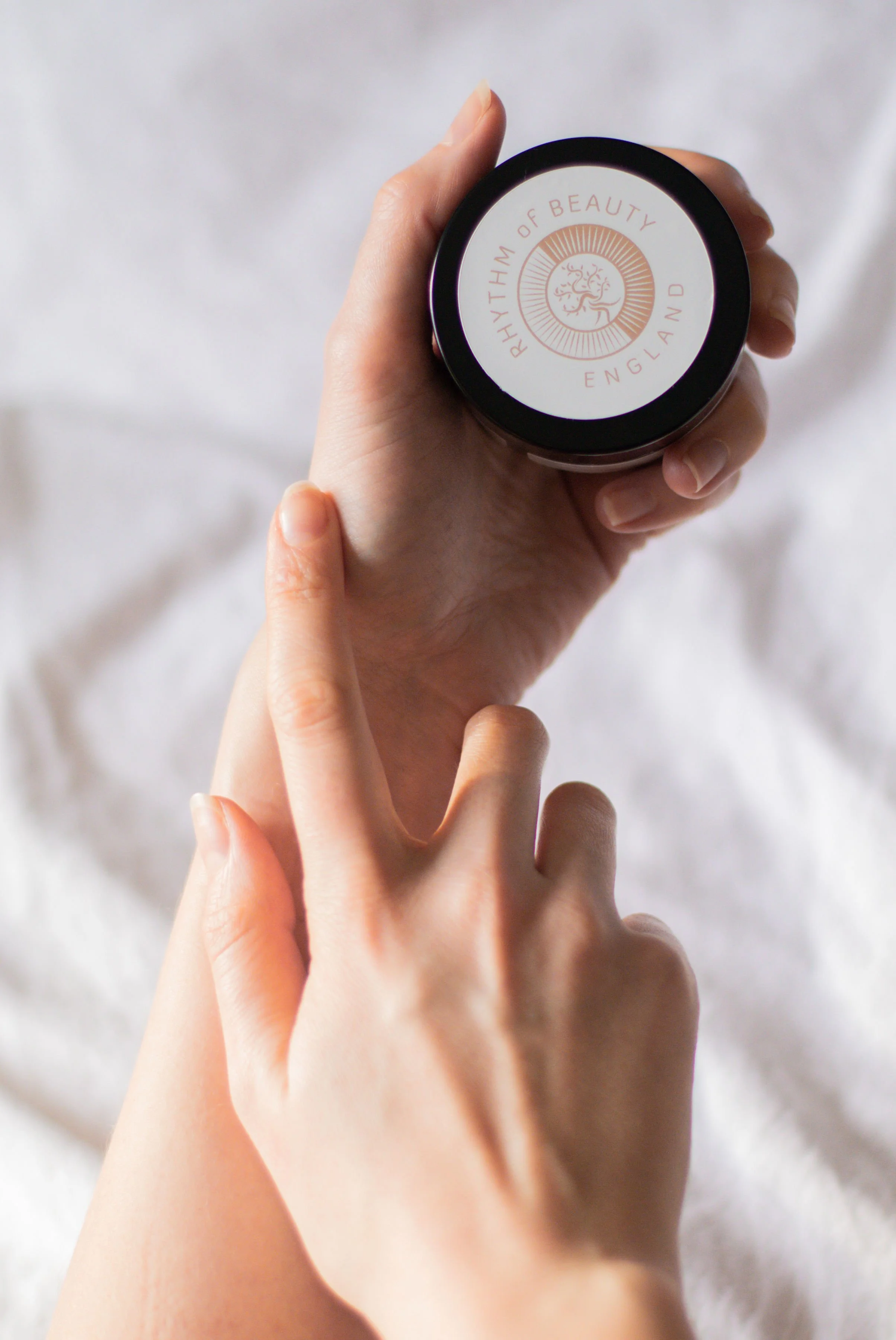 hand shot rhythm of beauty cream .jpg