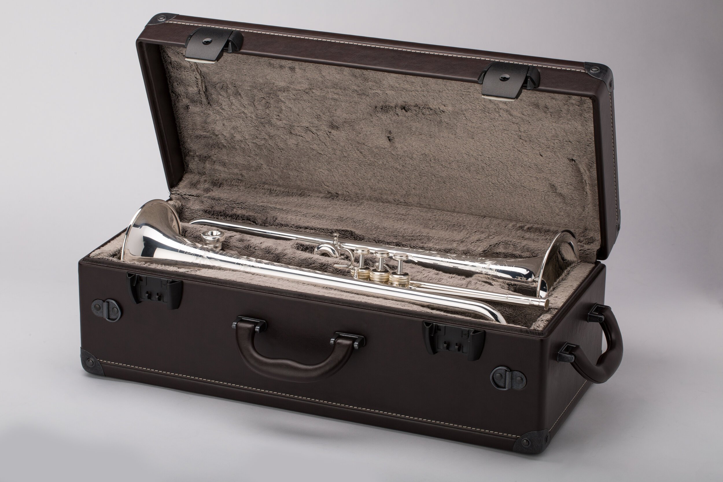 Shires_Case_Trumpet2_Open1_0317.jpg