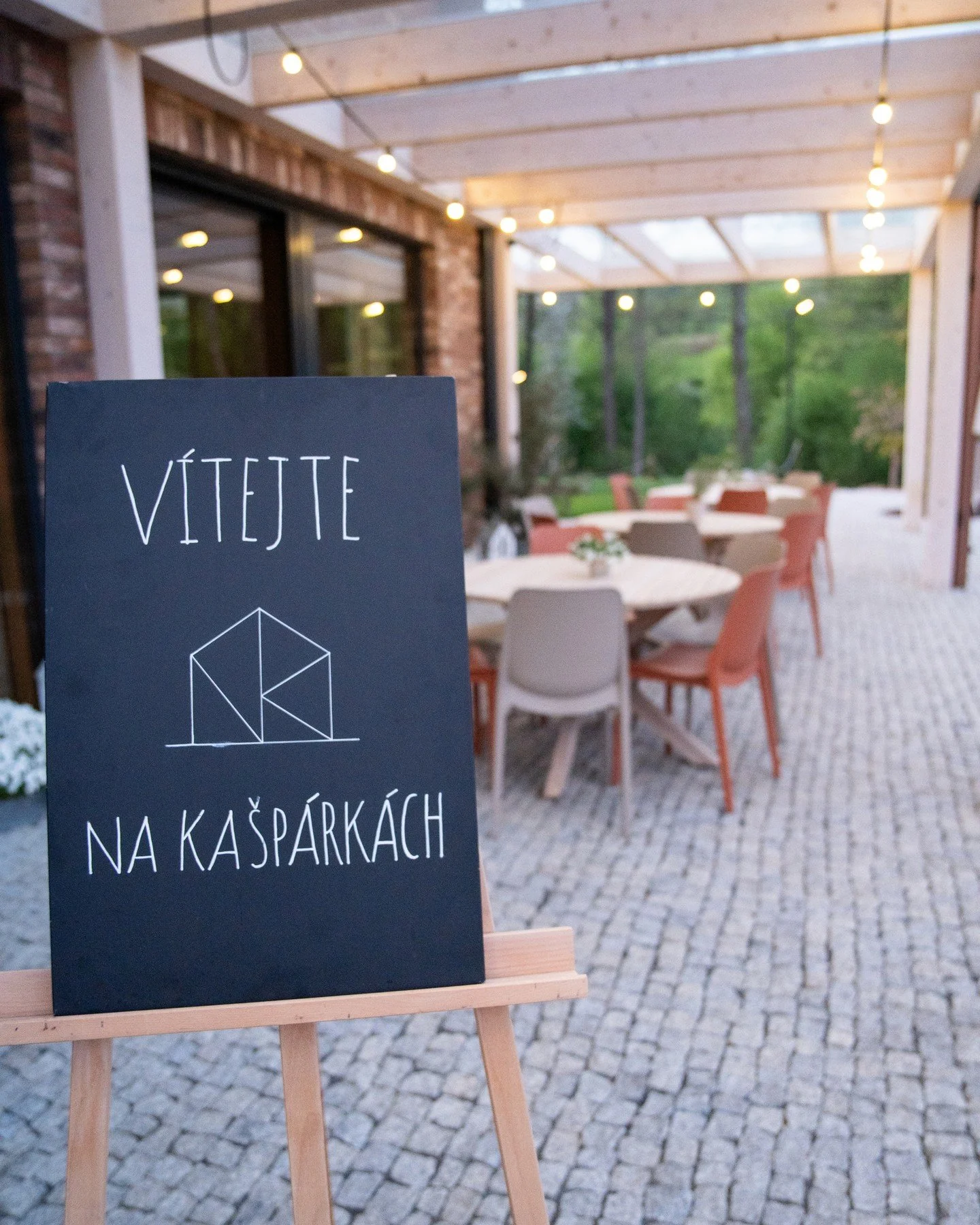 V&iacute;kend na Ka&scaron;p&aacute;rk&aacute;ch byl přesně takov&yacute;, jak&yacute; jsme ho v&scaron;ichni potřebovali. 🤍⁠
⁠
Kromě j&oacute;gy a klidu v obklopen&iacute; zeleně na tom měl i obř&iacute; pod&iacute;l Martin Malina. ⁠
Jeho j&iacute;