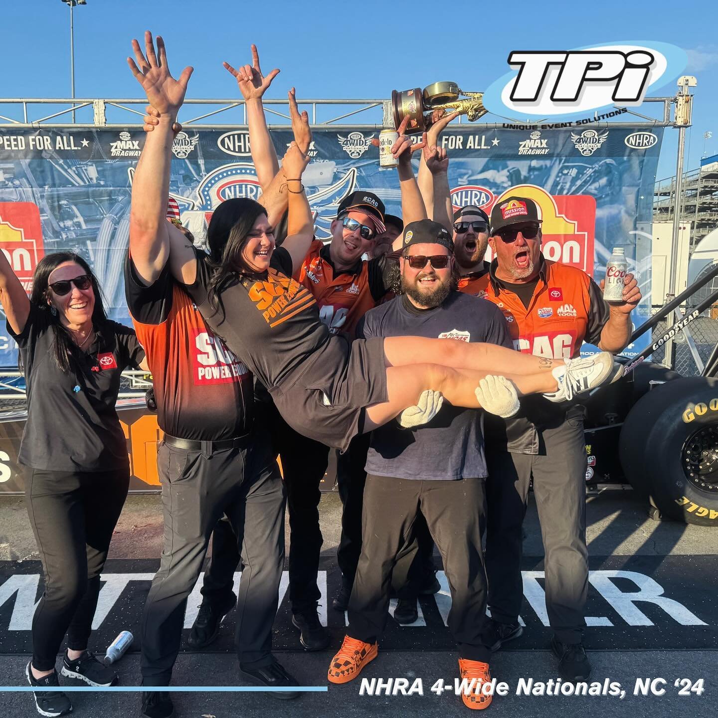 #tbt #throwbackthursday 
Official submission to change the name to 
: NHR-Yay 👀?!

Yes, No? Well, regardless we have a blast either way. NHRA 4-Wide Nationals in Concord NC was one for the books and the trophy shelf! 

Congrats to the challenge winn