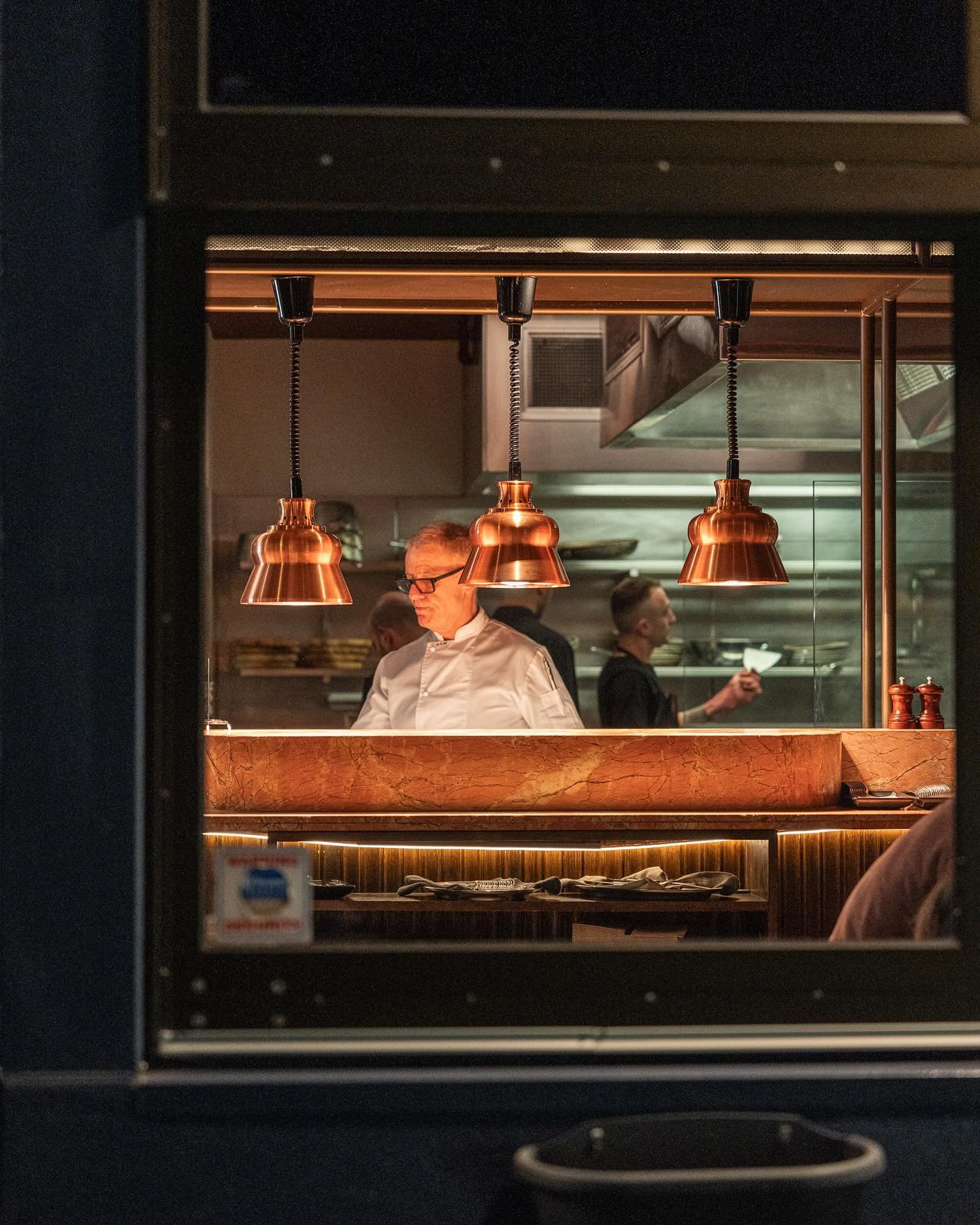 Our head chef caught in action from afar 📸

#melbourne #melbournefood #melbournecity #italianfood #quandoquandocucinaebar
