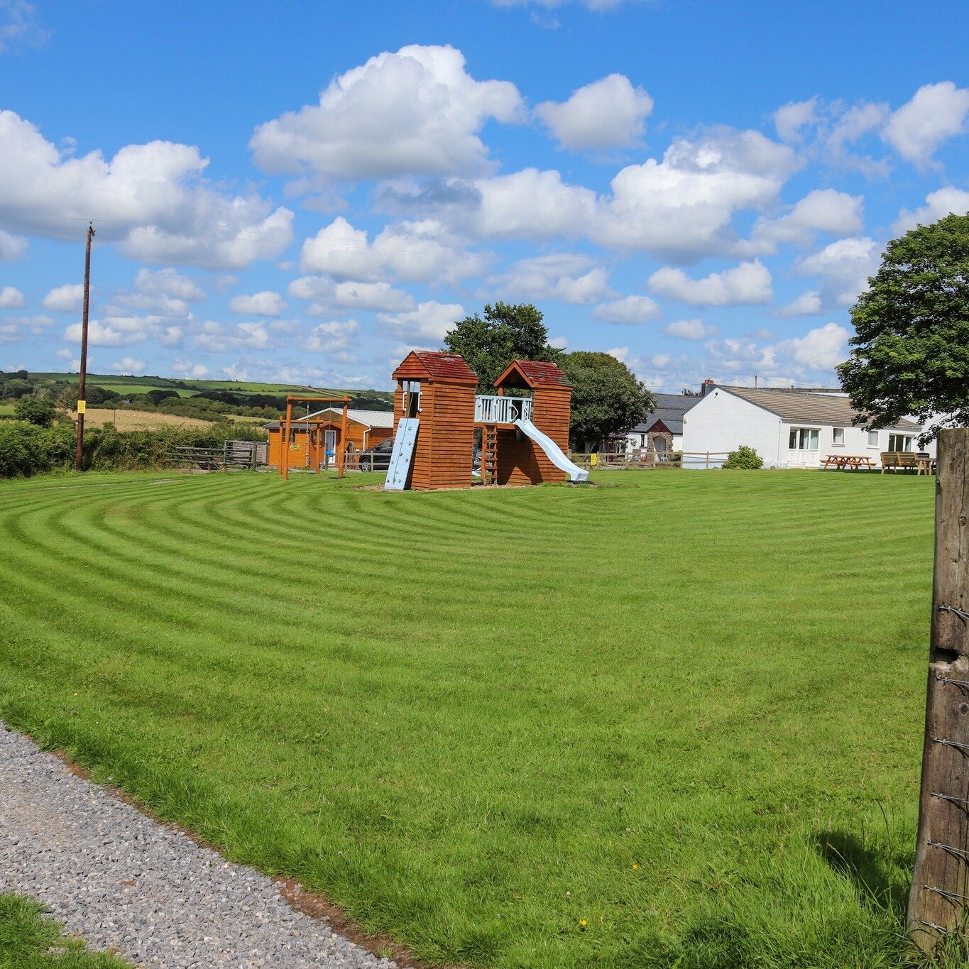 🏞️ Last Minute Getaways at Coastland Holiday Park! 🏖️

Escape to our coastal haven this August and experience the very best of Pembrokeshire! 🏖️

Immerse yourself in the beauty of Manorbier, recently recognised as a hidden gem in this year's 'Hidd
