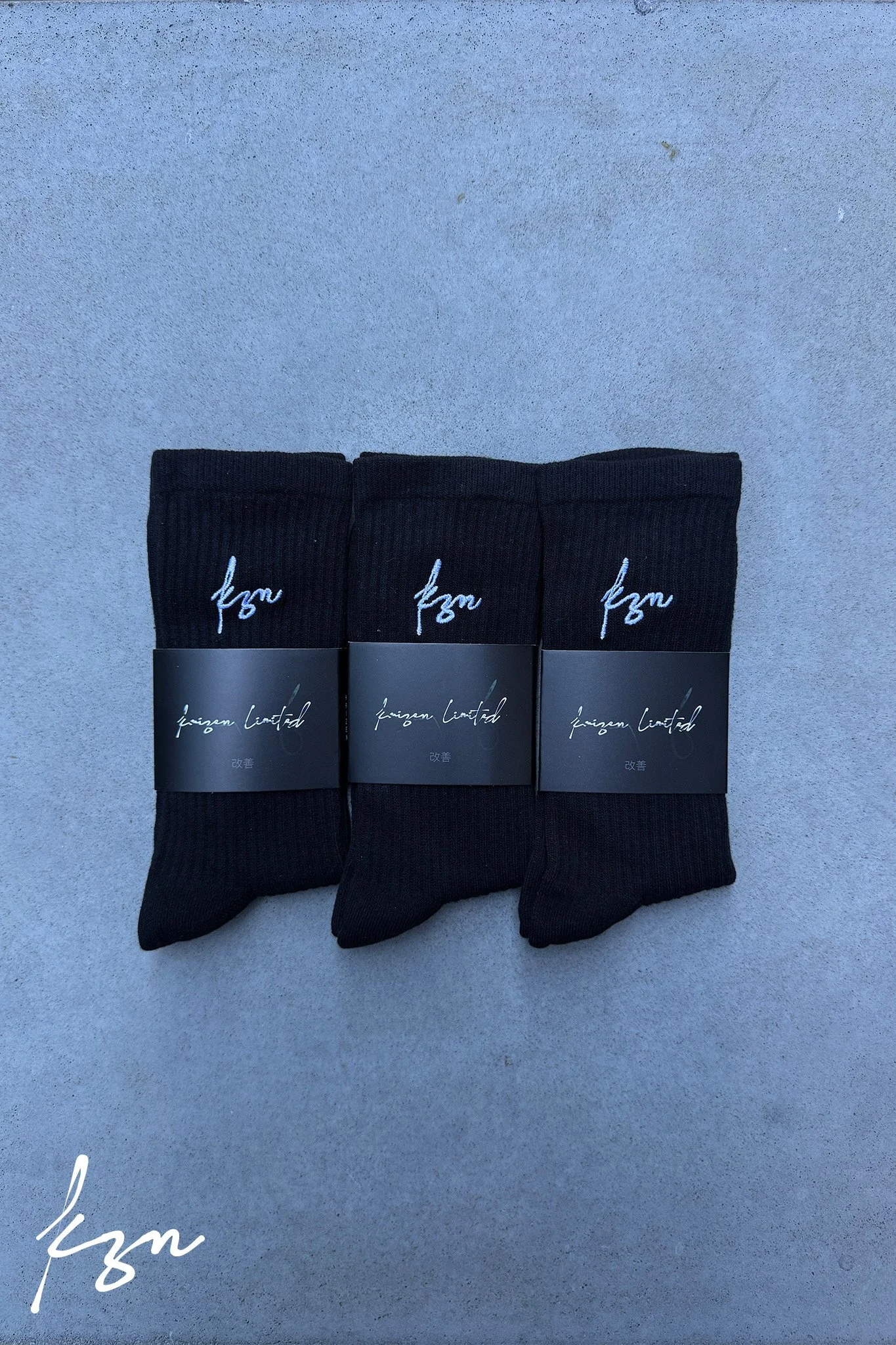 Kzn - 3 pack Embroidered Socks