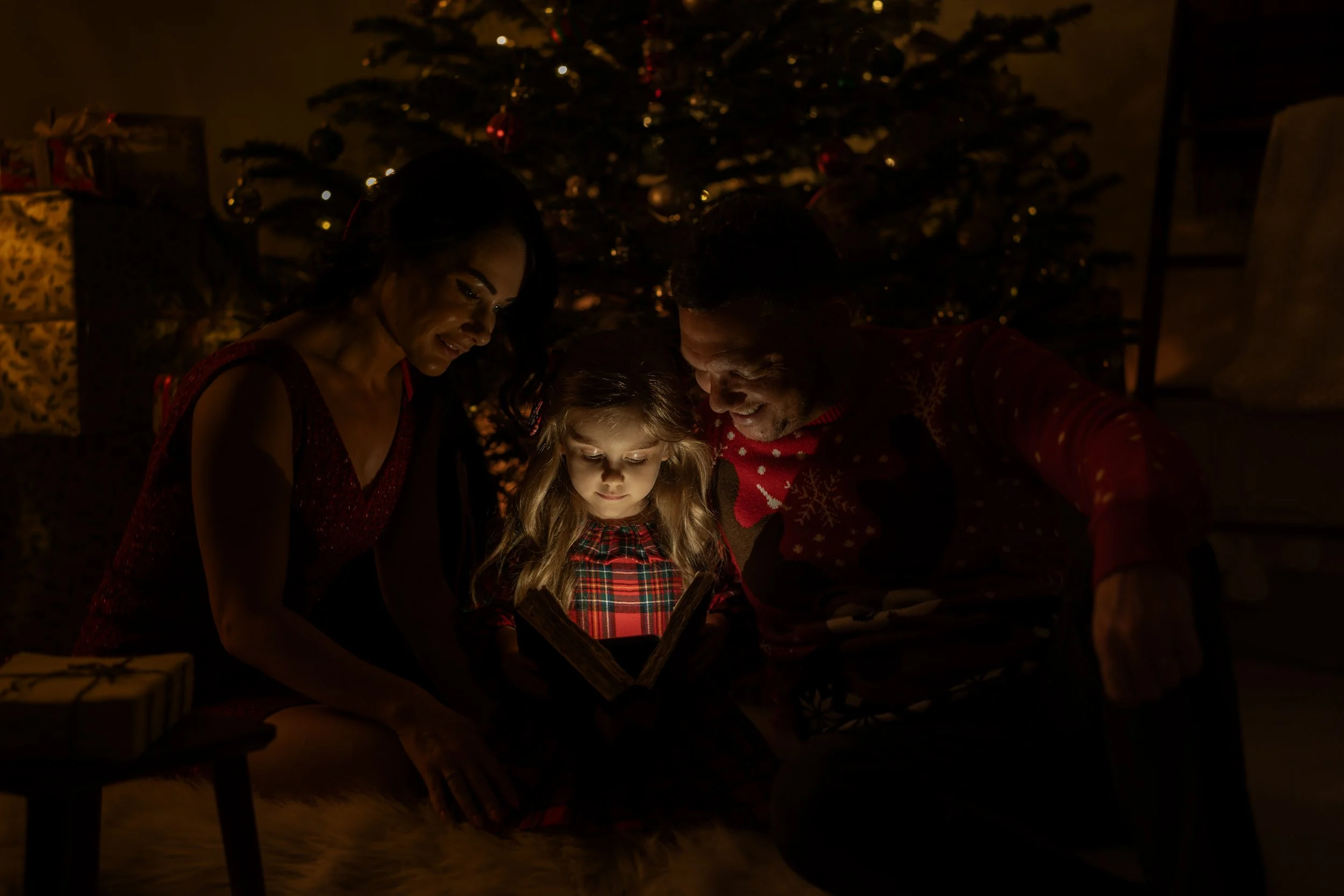 OLIVER Christmas 23 4.jpg