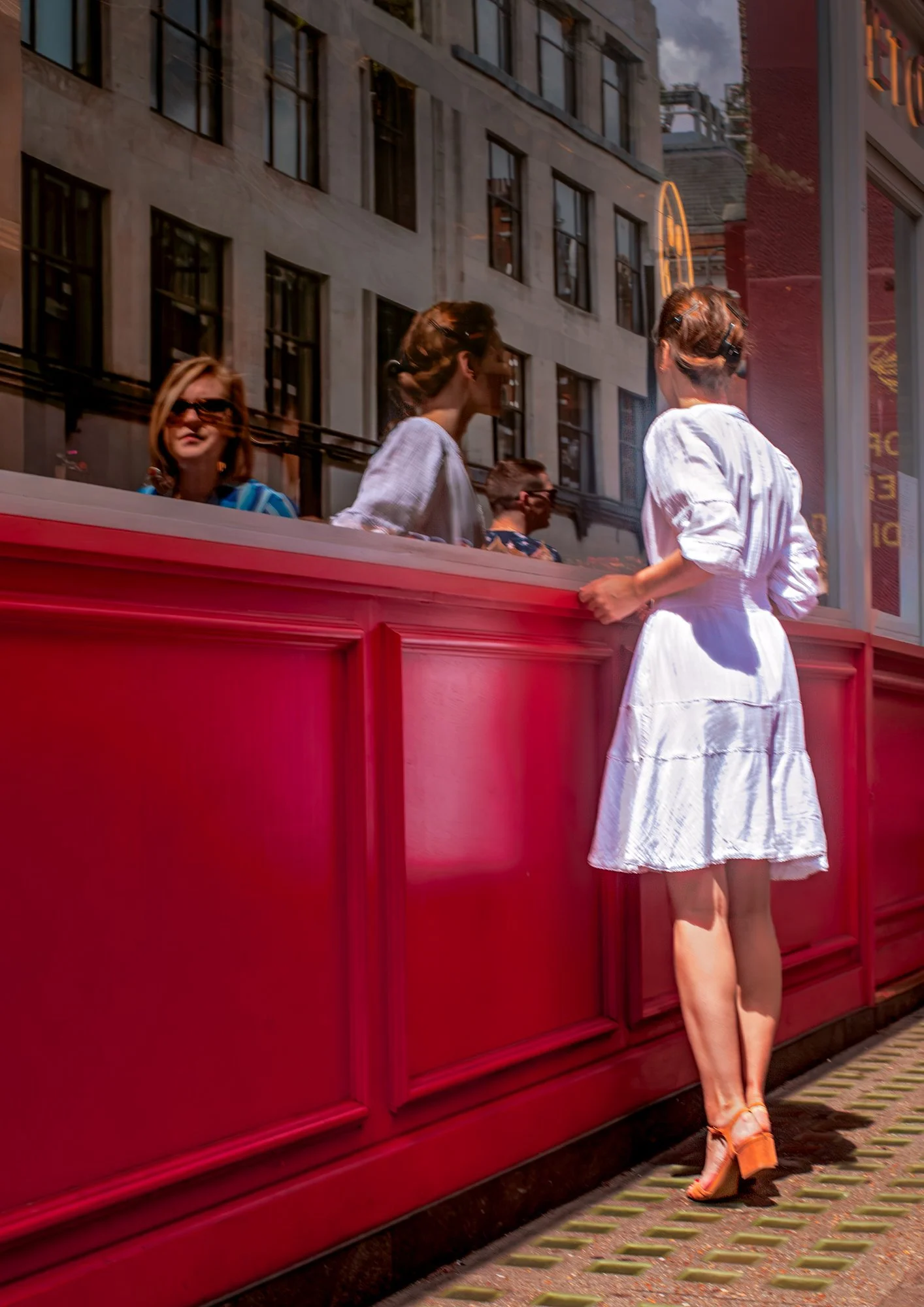 
Tiptoes Through the City