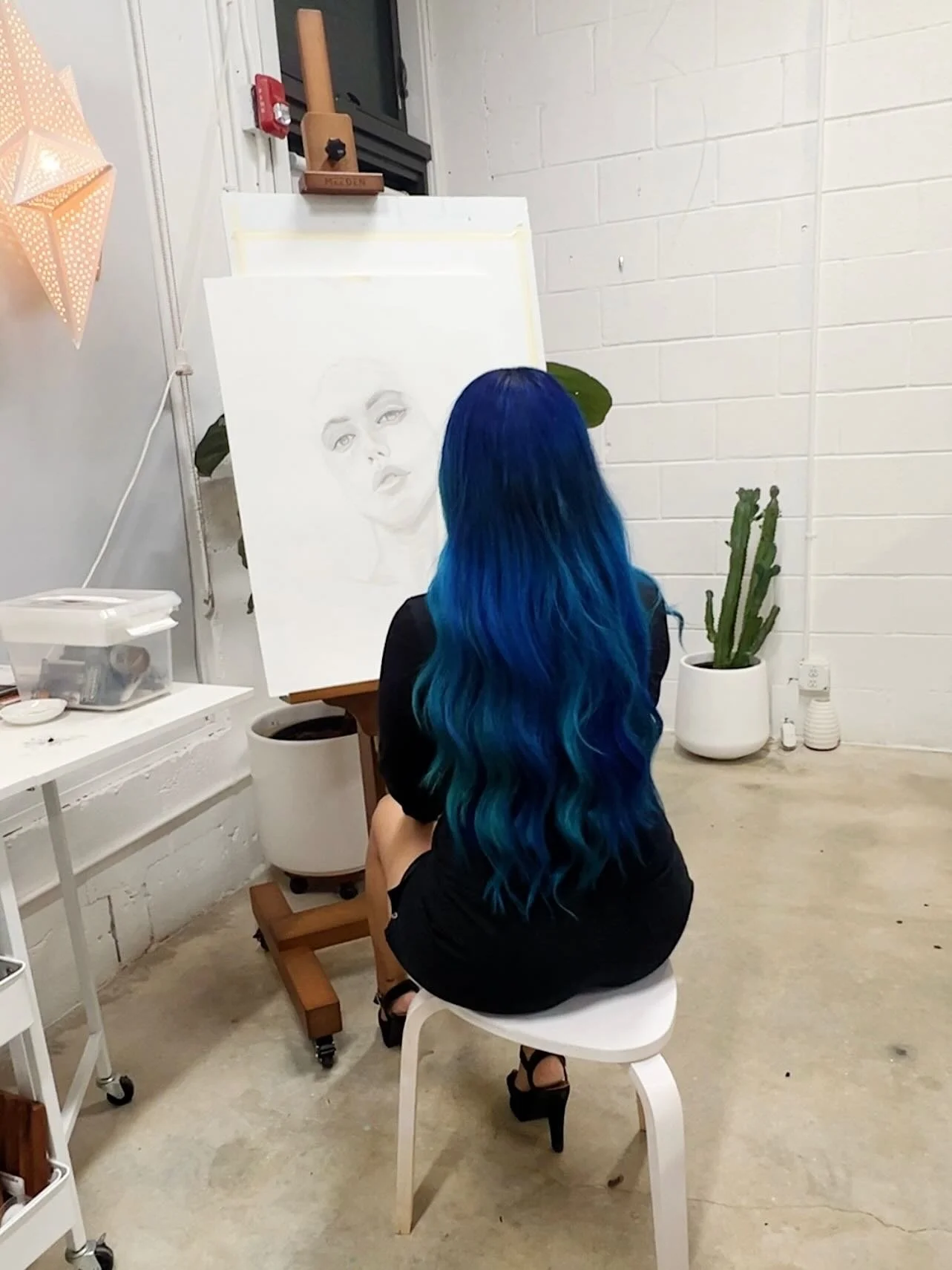 &ldquo;They call us dreamers, but we&rsquo;re the ones who don&rsquo;t sleep&rdquo;
#studioscenes #charcoal #charcoalsketch