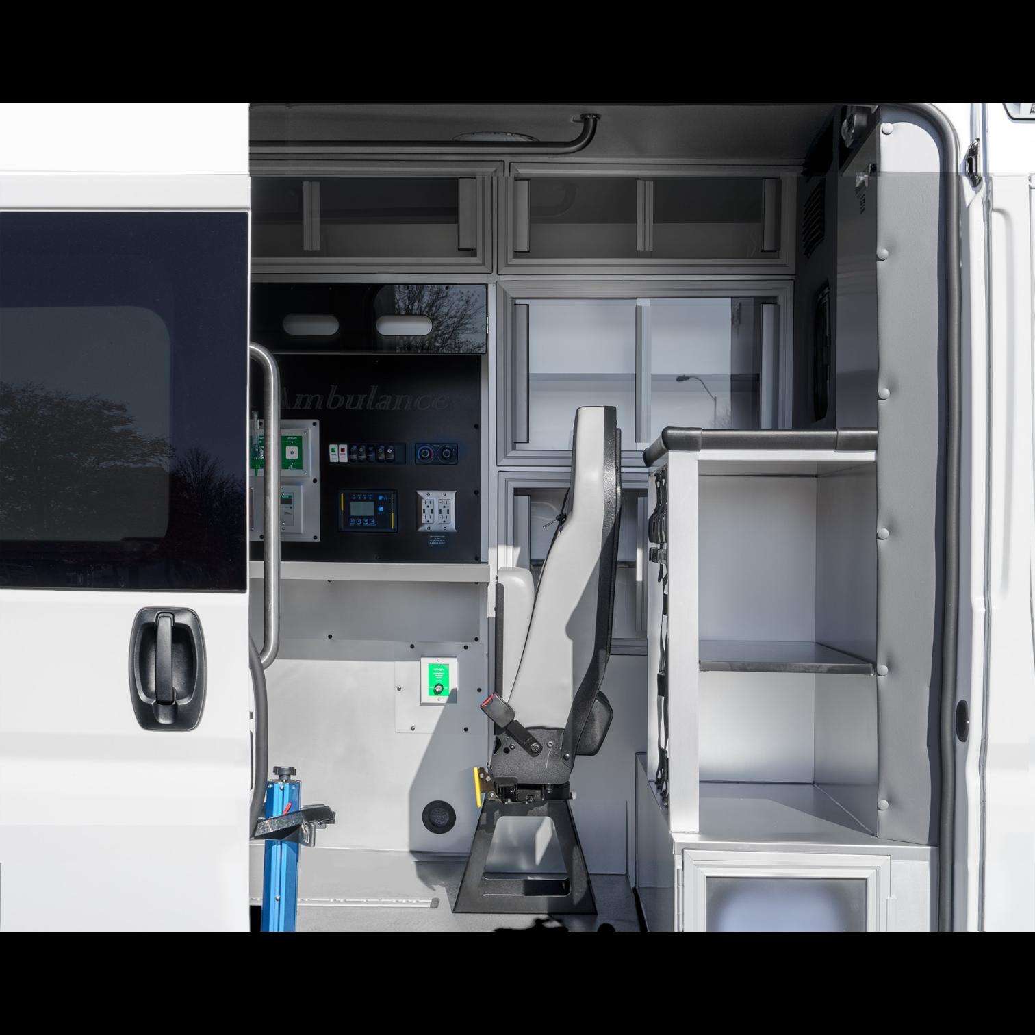 Pioneer II Ambulance 6-Photoroom.png