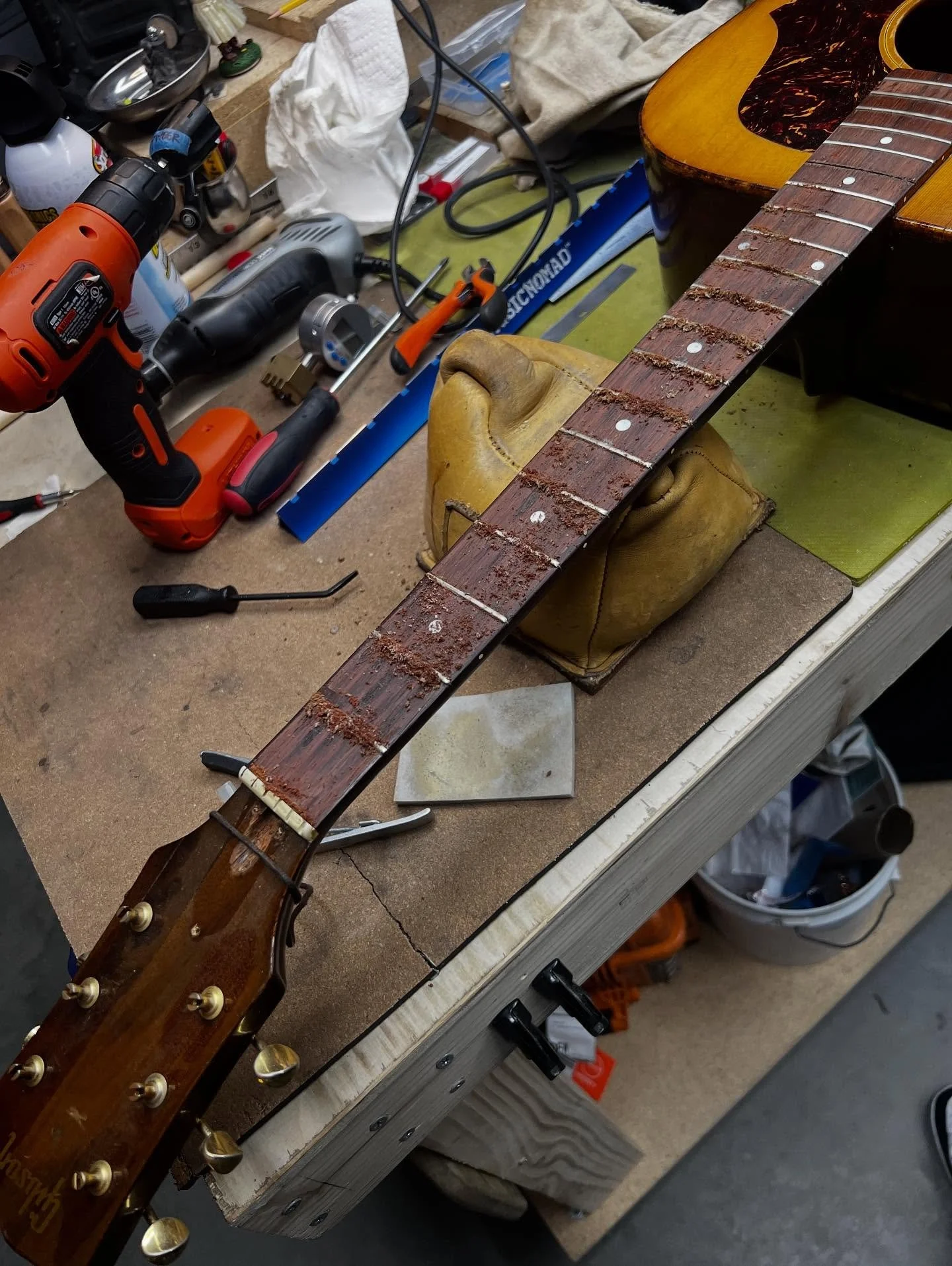 Do you think this fingerboard has ever been cleaned? #gibsonj55 #1951