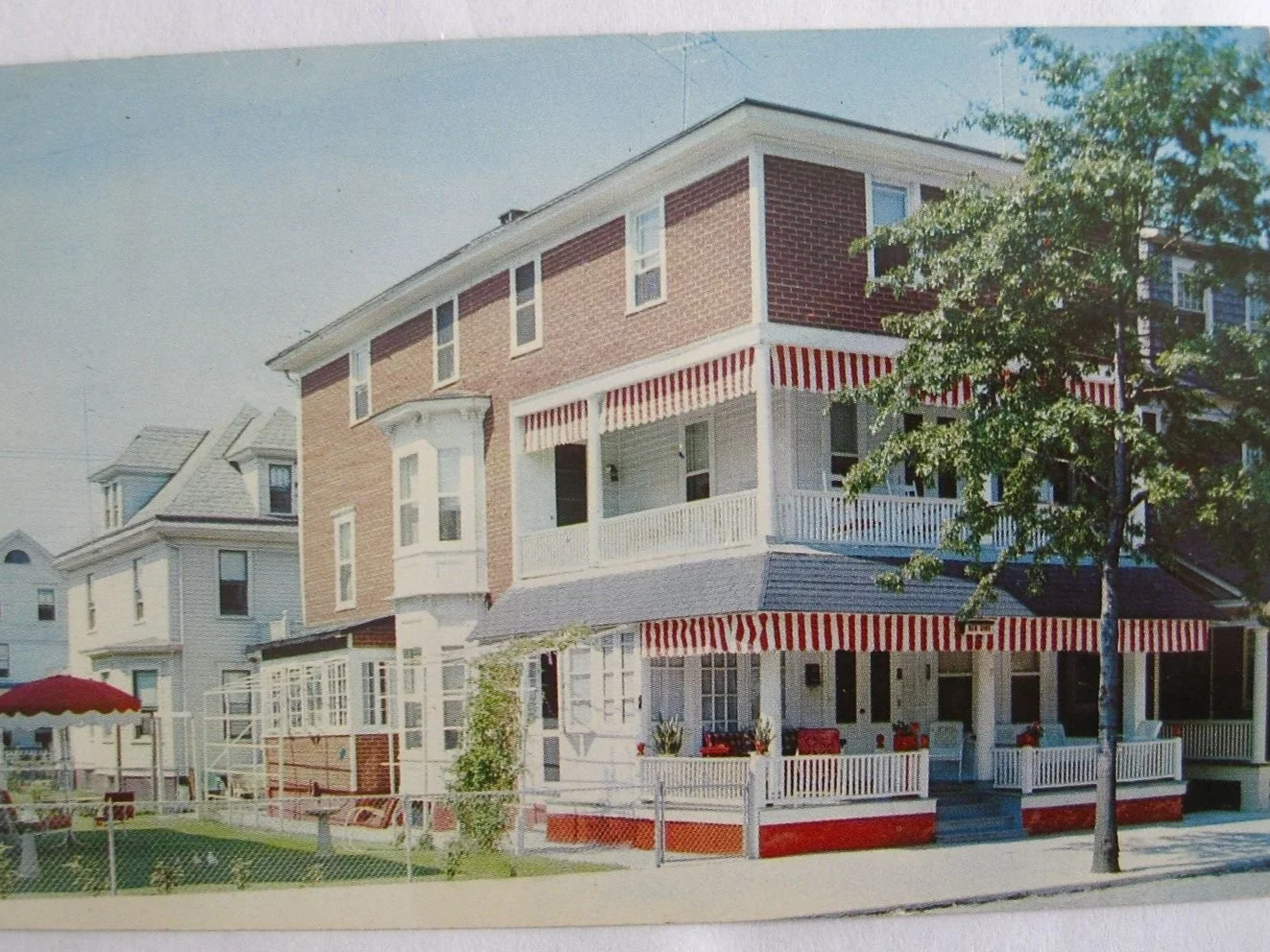 The Redside Hotel: 76 Main Ave (1956)