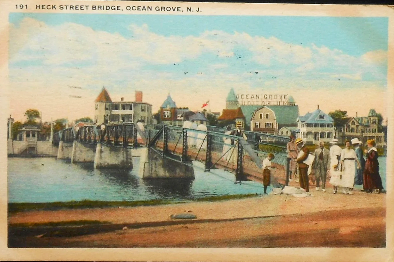 Heck Street Bridge (1921 ) On July 8, 1910, the Heck Street iron footbridge over Wesley Lake split at its center under the weight of crowds leaving a fireworks display, injuring several people—most seriously Mary Condon—though no one fell into the wa