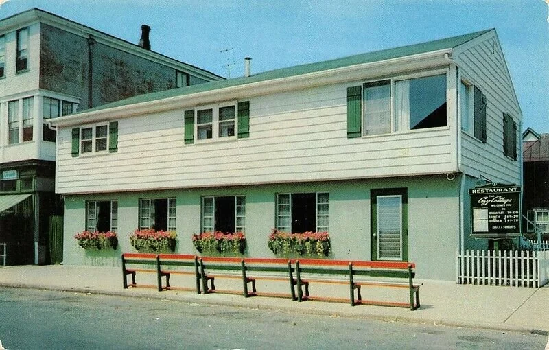 1957 Cozy Cottage Restaurant.jpg