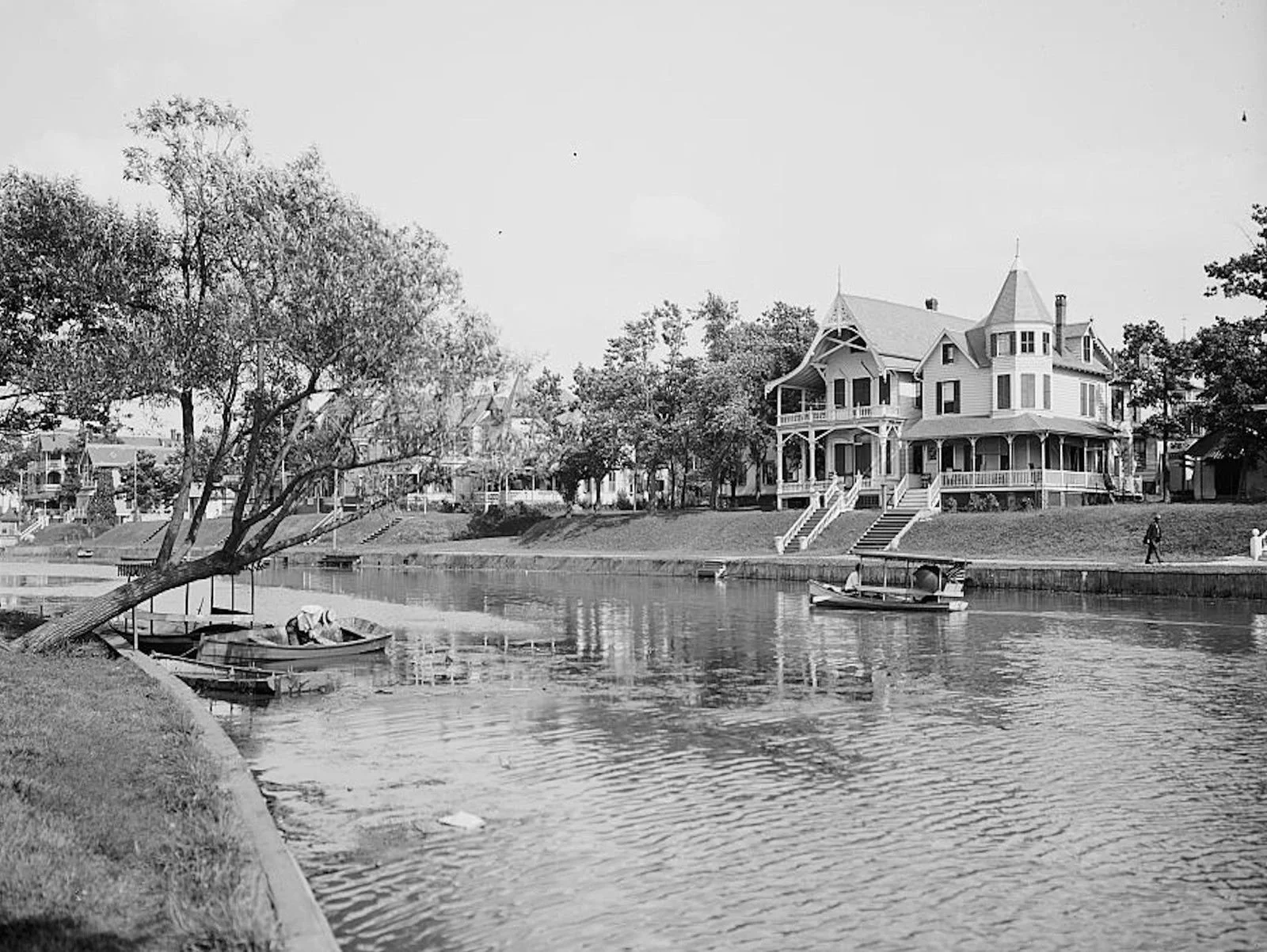 118 & 120 Lake Ave (1905)