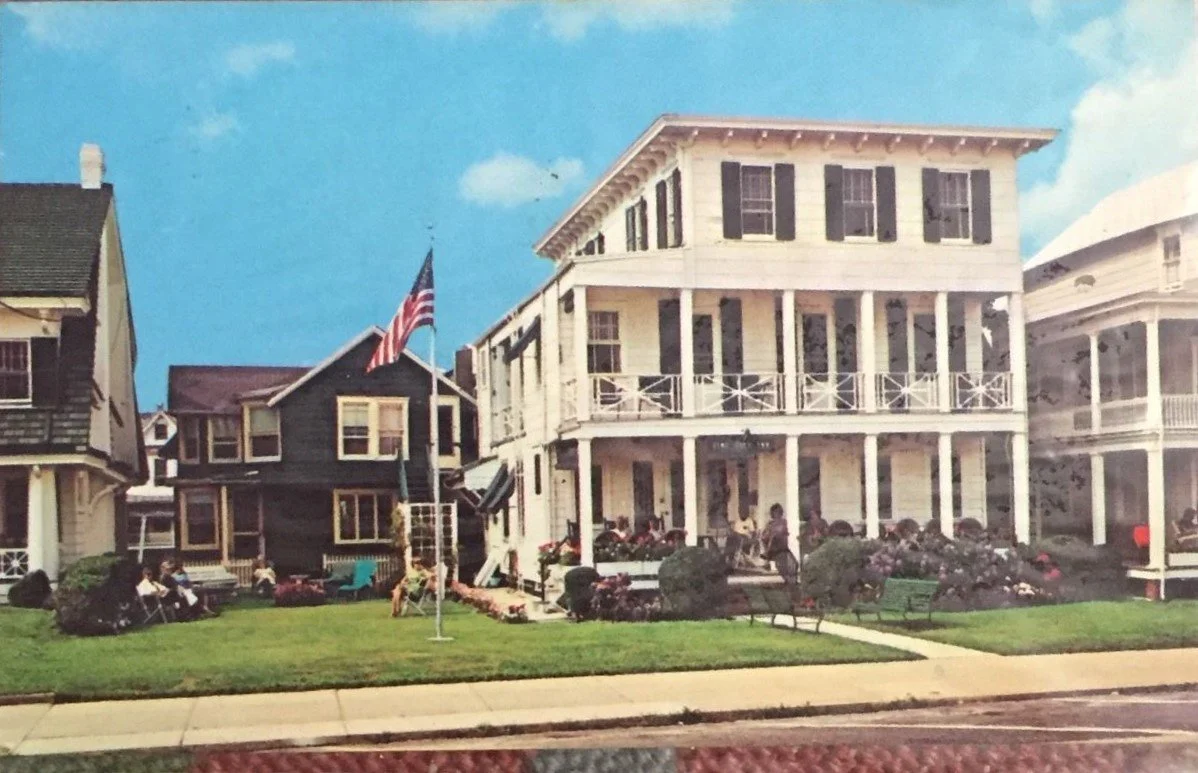 The Pinetree Inn: 10 Main Ave (1975)