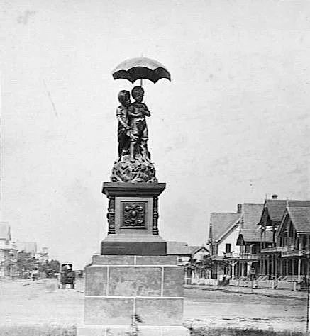 Jenny & Joe Statue on Main Ave (1880-82)