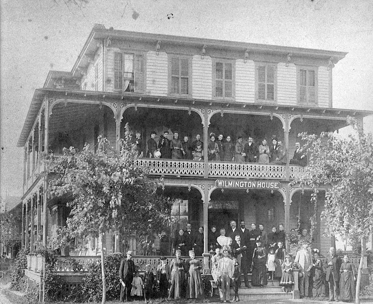 44 Heck Ave: Hotel Wilmington House