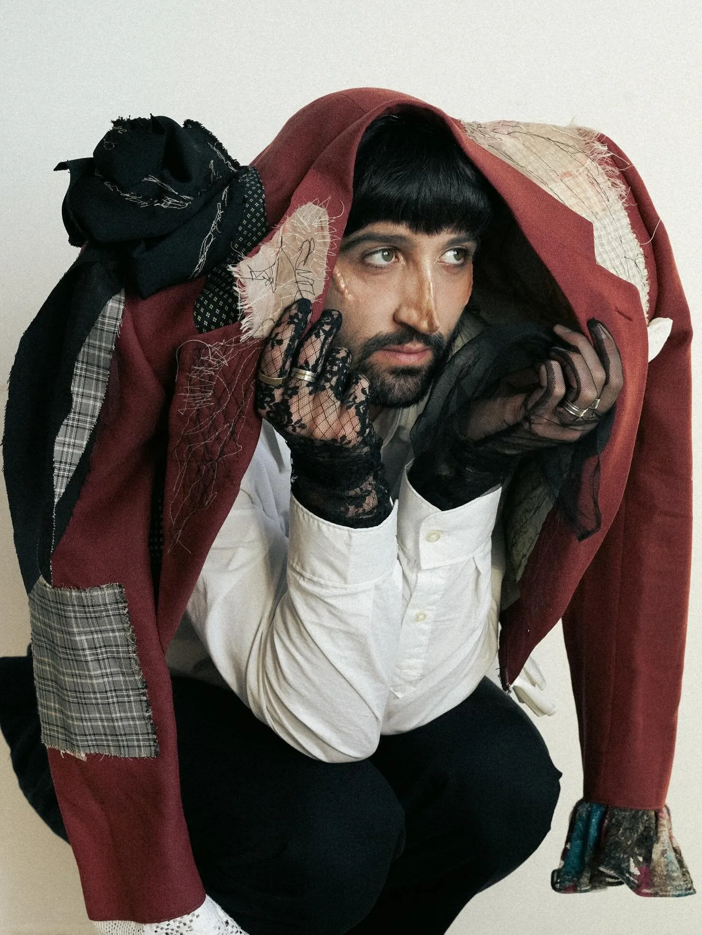 photos de presse pour @erwan_musique 
-
cr&eacute;ation v&ecirc;tements &amp; stylisme : @_movroz_ 
MUA: @paroxysmespasmodique