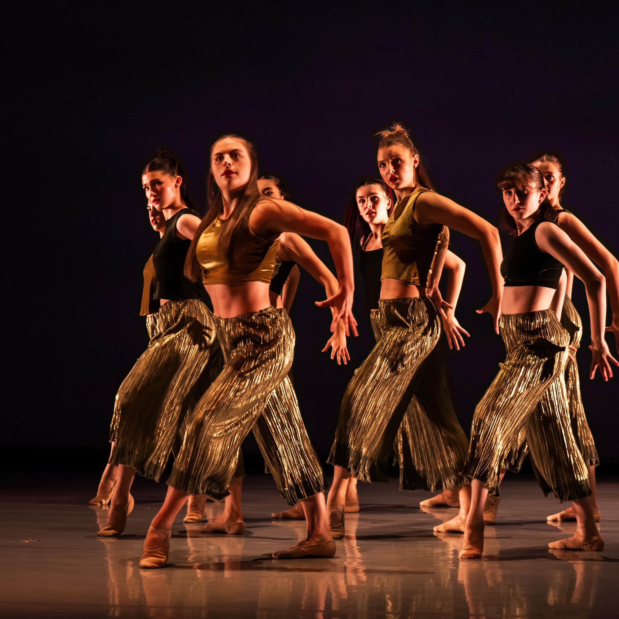 🪶🐦&zwj;⬛
from &ldquo;in the theater of air&rdquo; choreographed by Christine McMillan
📸 @toddcollinsphotos 

You can still see Utah Ballet &amp; Contemporary Works this Thursday, Friday, or Saturday. Go to dance.utah.edu for tickets and more info.