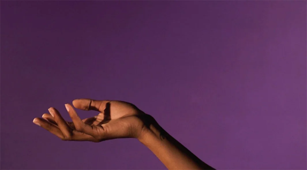 ee884-notesongesture.jpg