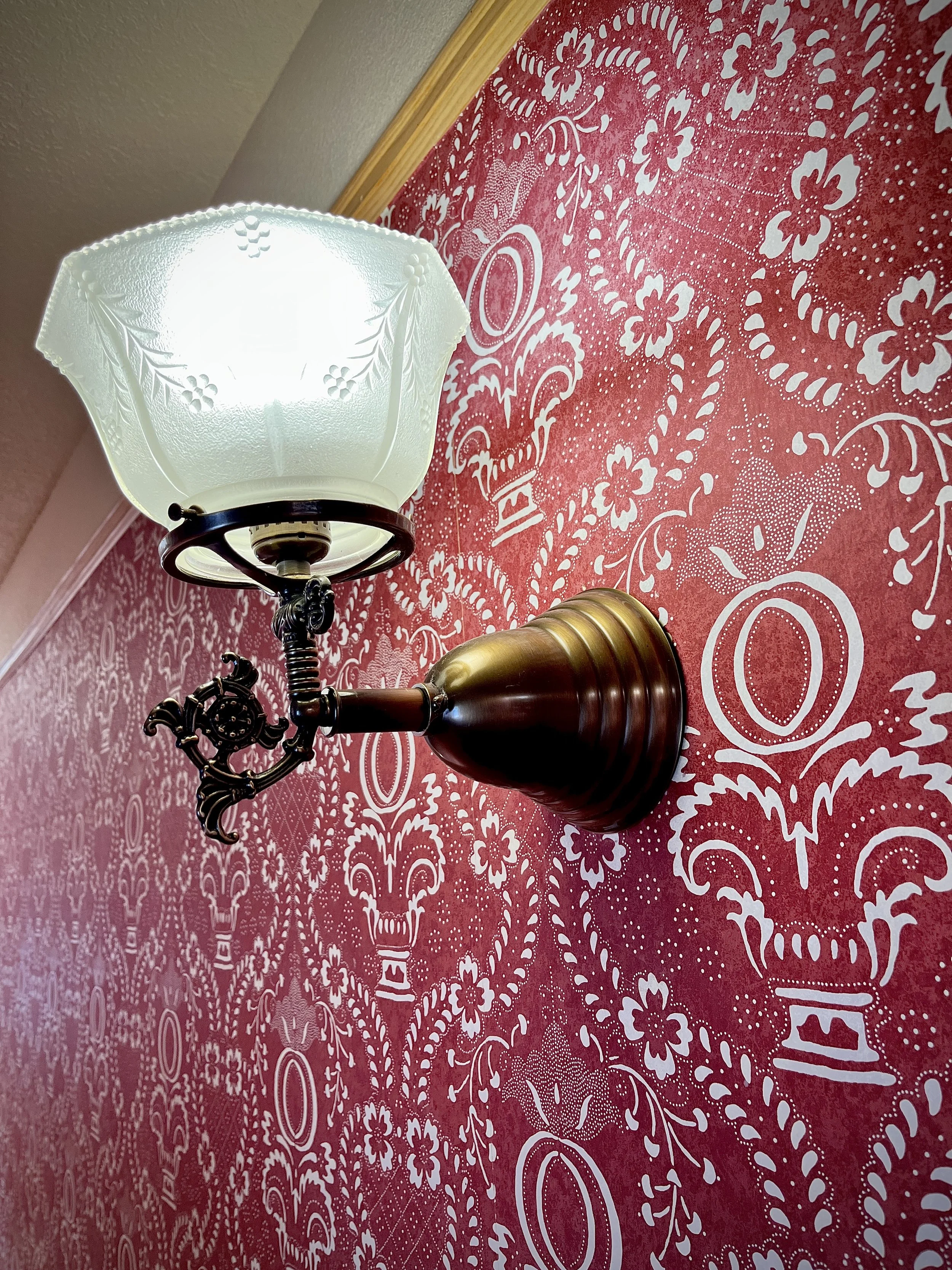 Shaniko Hotel Hall Light