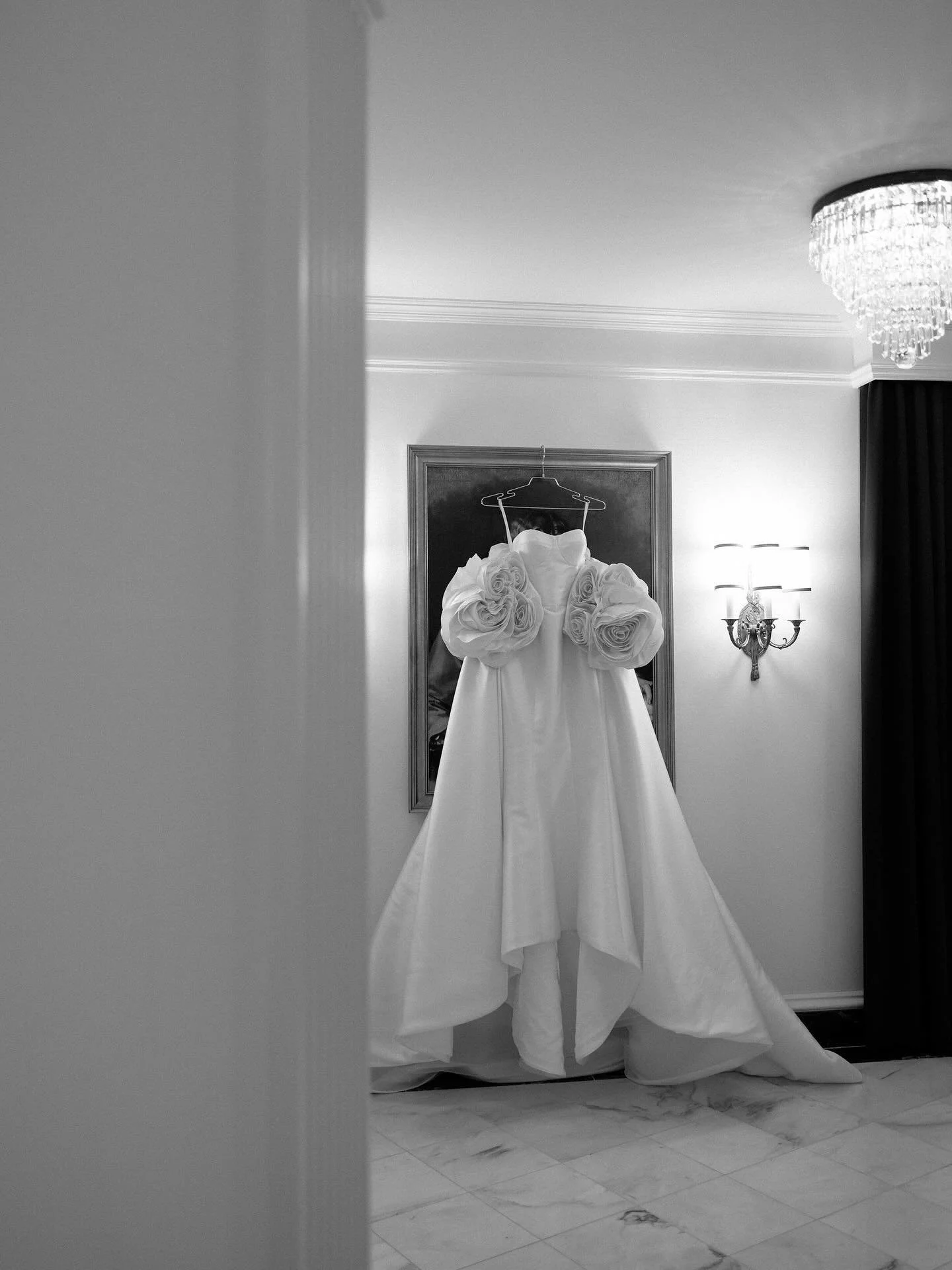 Prep Bride &amp; Details ✨📸
#photographer 
#weddingphotography 
#bridal