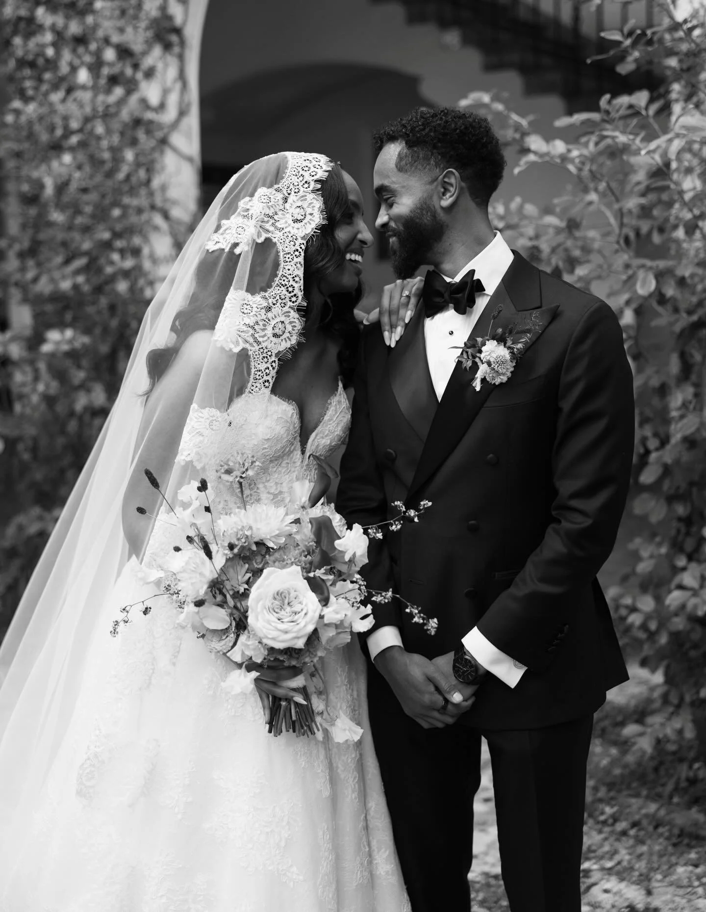 SARA + YARED SNEAKS ✨ 📸

#weddingphotographer 
#sneaks #bridal #maimiphotographer