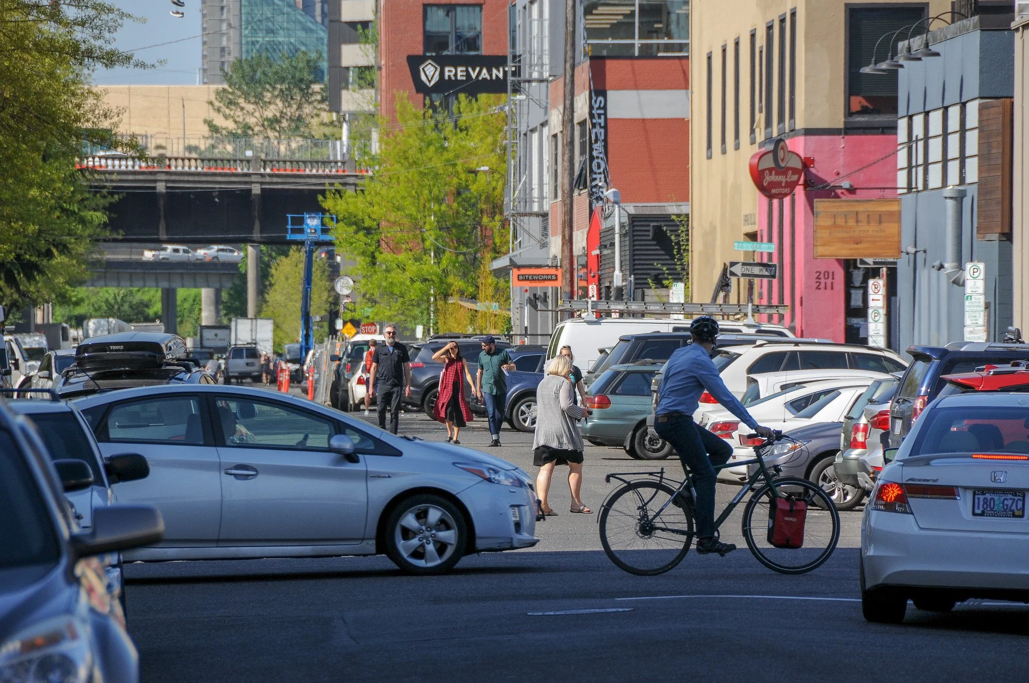 Important updates are coming to the Central Eastside Business Permit Parking Program starting May 2026. Central Eastside Industrial Council (CEIC) and its Transportation Parking Advisory Committee (TPAC) have been working closely with the Portland Bu