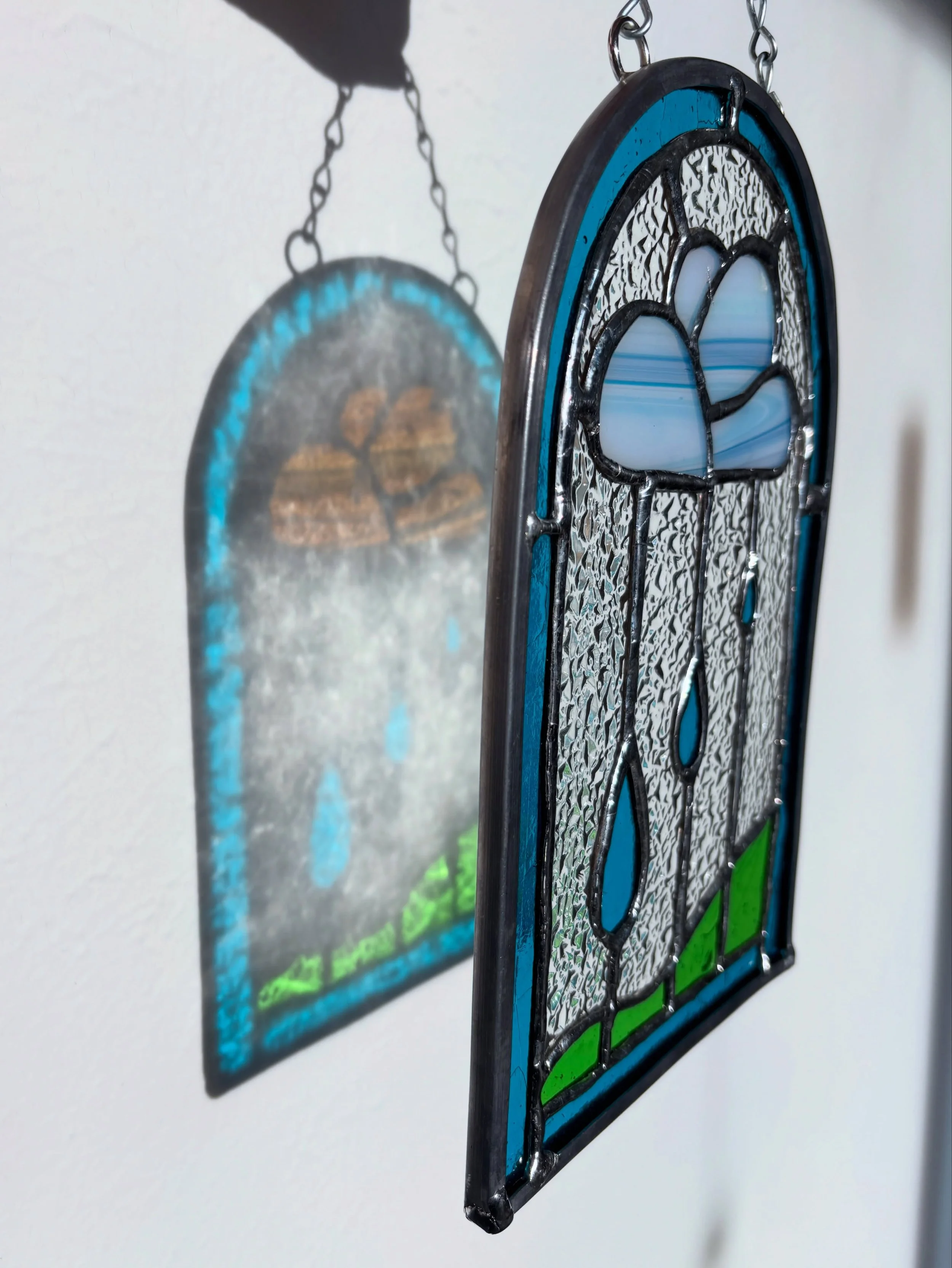A window for the days you want rainy, cozy, under the blankets vibe, but the sun is still shining
 #rainyday #stainedglass #glassart #artist