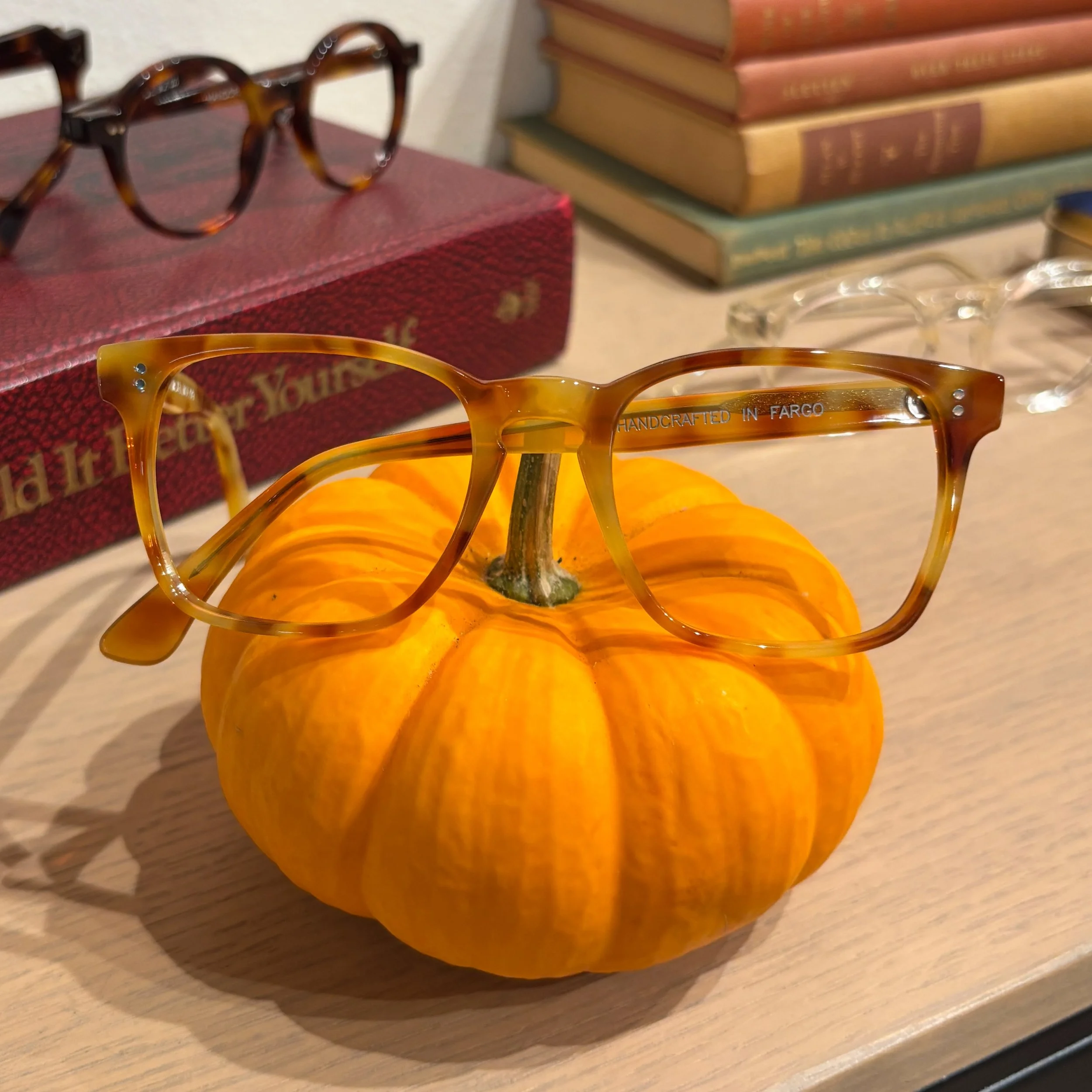 Get your pumpkin spice glasses for spooky season. This acetate is anything but a basic B. One of my favorite colors I have made, and I am almost out! That&rsquo;s OK, there are plenty of other glasses I handmade for other seasons. #downtownfargo #pum