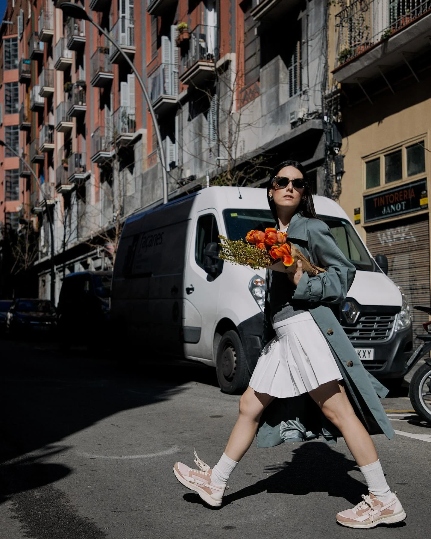 Una pausa a las bodas para recordar esta collab con @sayebrand 
Soy fan de estos sneakers y am&eacute; formar parte de este momento 👟🧡🌱

Special thanks to @carlaprato 🫶🏻