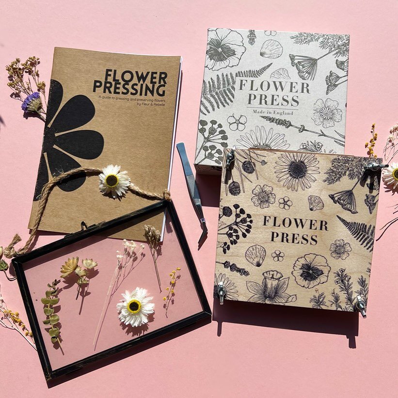 🌸 DIY flower pressing kits 🌸

Flower pressing enables us to turn a fresh flower into a keepsake - perfect for those flowers which have special meaning such as blooms from wedding bouquets, flowers from grandma&rsquo;s garden or those gifted to you 