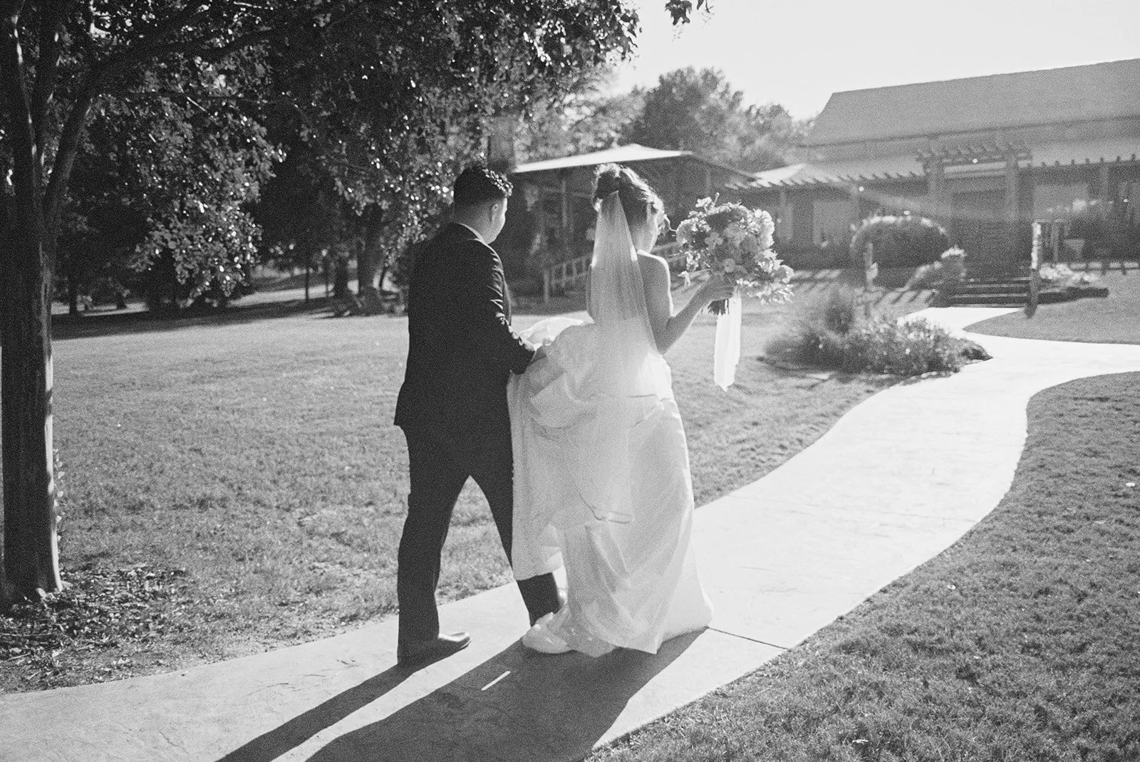 loganalex_thebrooksatweatherfordwedding_filmstillsbytrinity-85.jpg