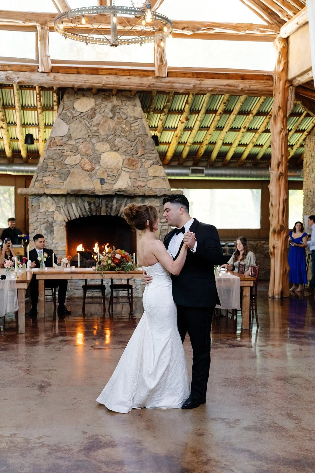 loganalex_thebrooksatweatherfordwedding_stillsbytrinity-955.jpg