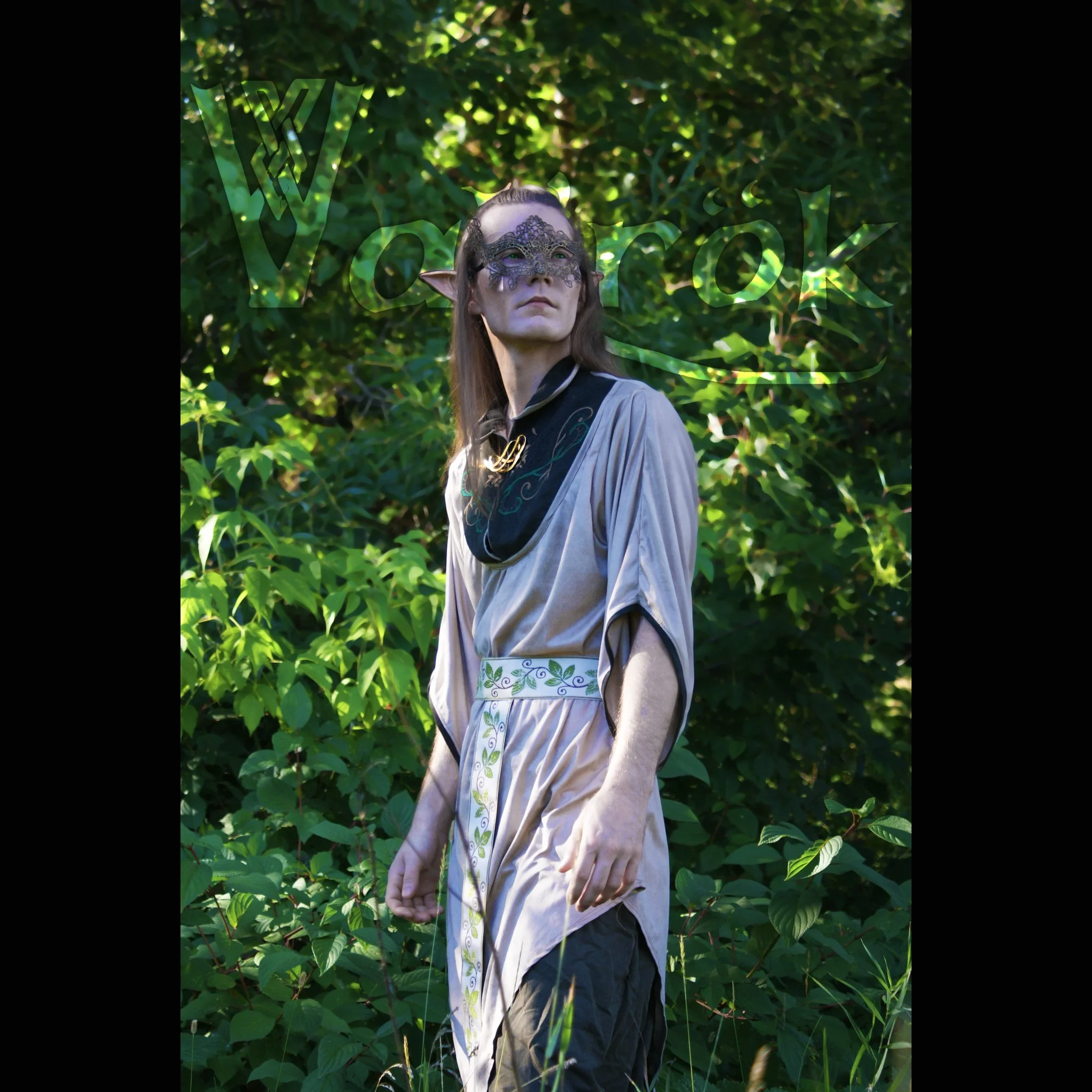 ''Stay with the High Lord'' Shoot inspired by #tamlin  from #acotar  with our beautiful Noldorr Tunic in Suede beige and Green, our T-Belt in Green Leaves and Erikurr Pants in Green. 

This #elven tunic is available in this suede beige, suede silver,