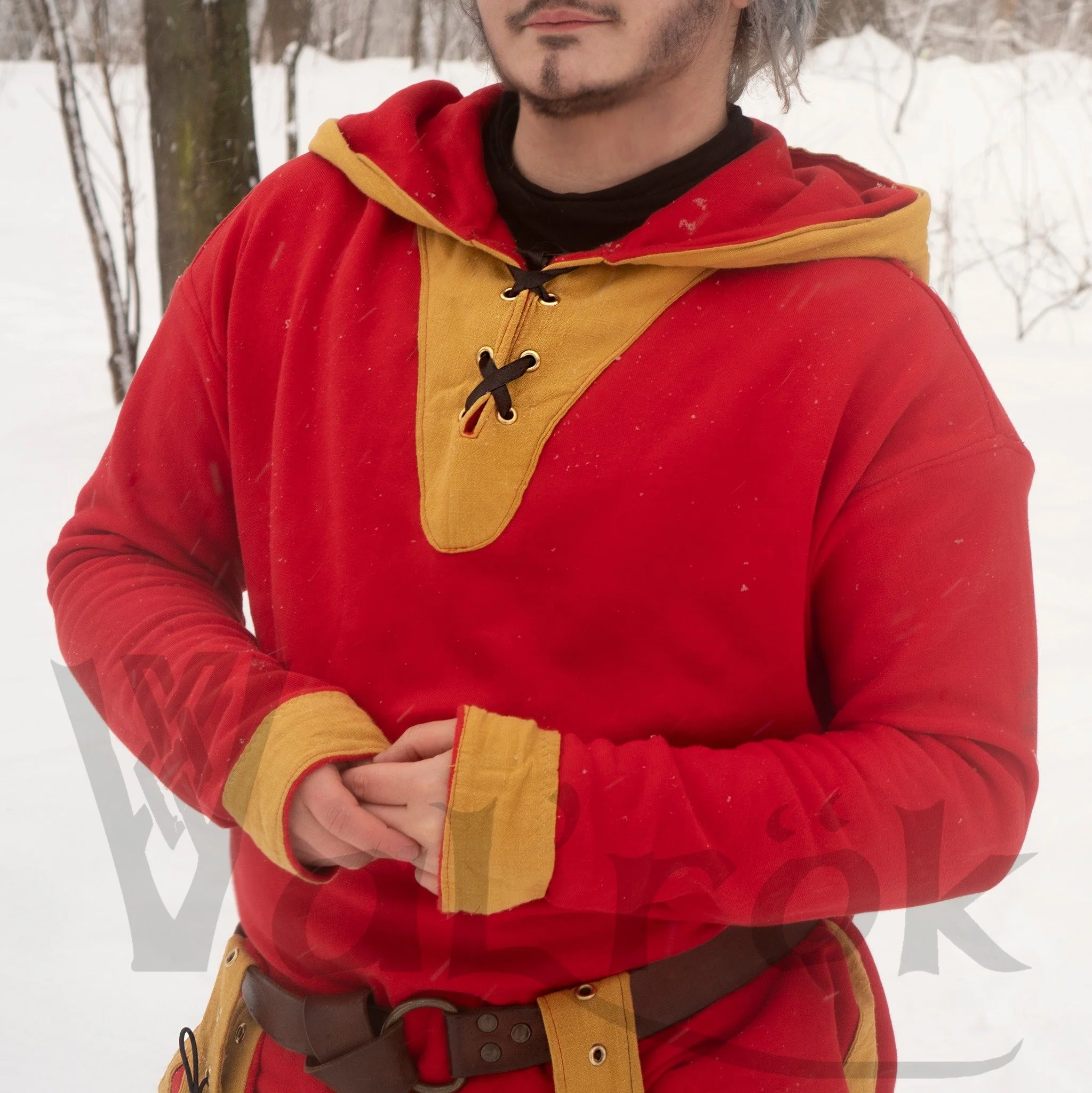 Colder month ahead! Upgrade your #Larp Wardrobe with the FOYERR two-toned tunic made in thick warm oekotex certified hoodie fabric available in Black, Red or Green mixed with any of our linen making 48 different colours combo. 

Paired with matching 
