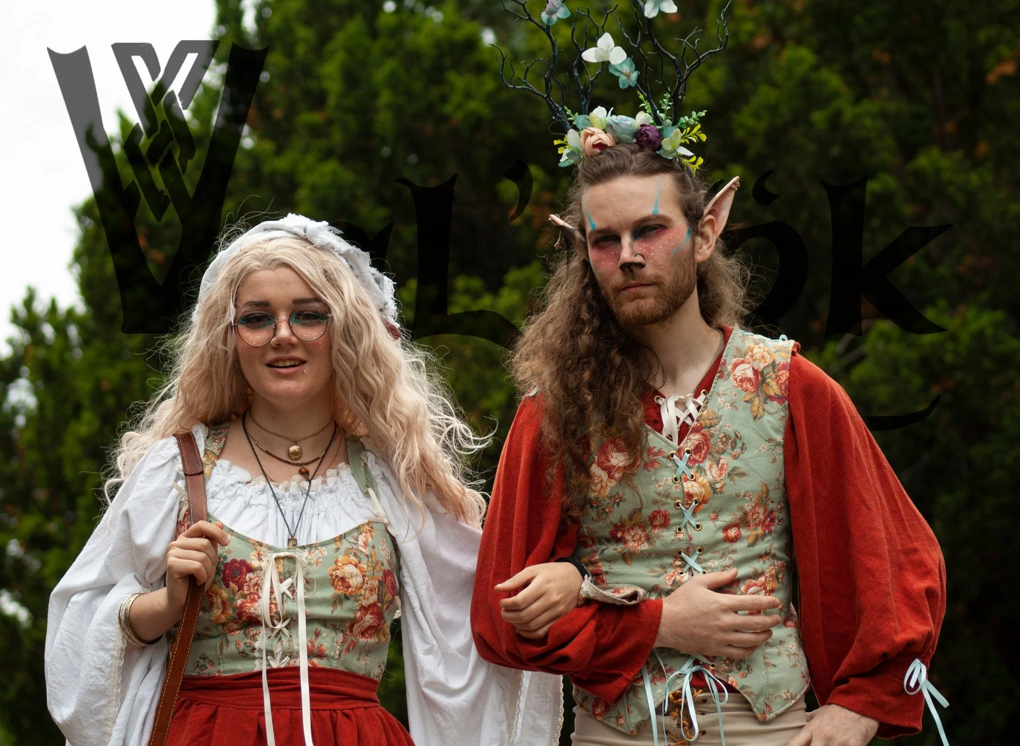 Plan a couple outfit with the TUARAGHH bodice and the BROCHH vest available in the same print. Here the pair wears the beautiful #cottagecore Blue Floral .

Listing of Orange Prints of bodices by #valrok 
https://valrok.net/valrok/p/teintes-oranges-b