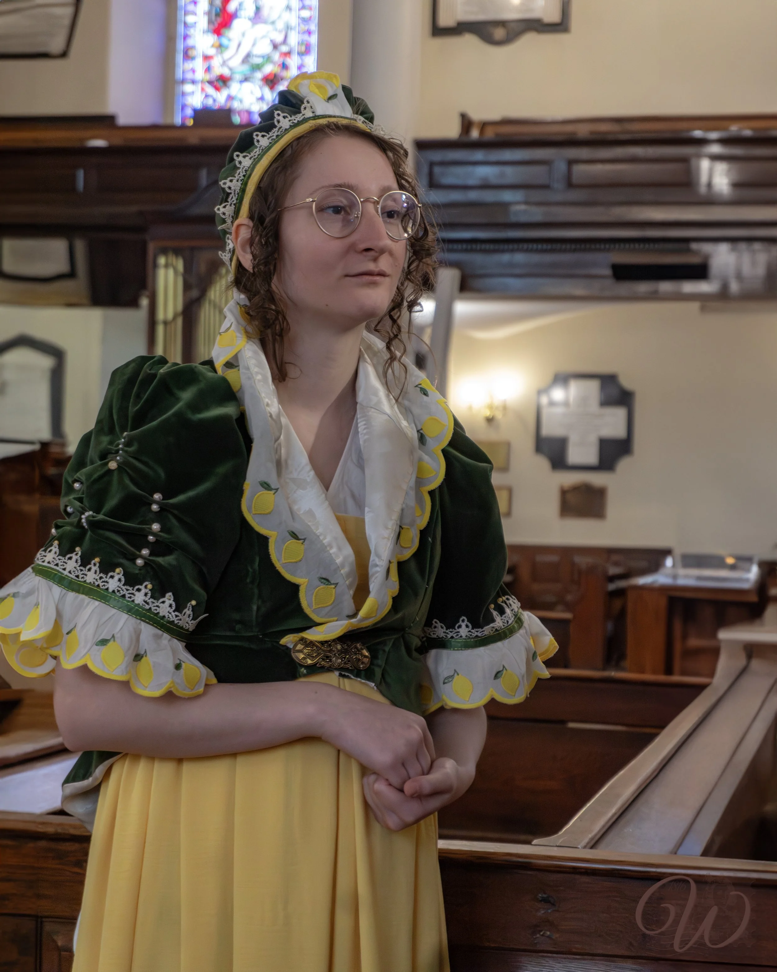 aurelia delacy main eglise.jpg
