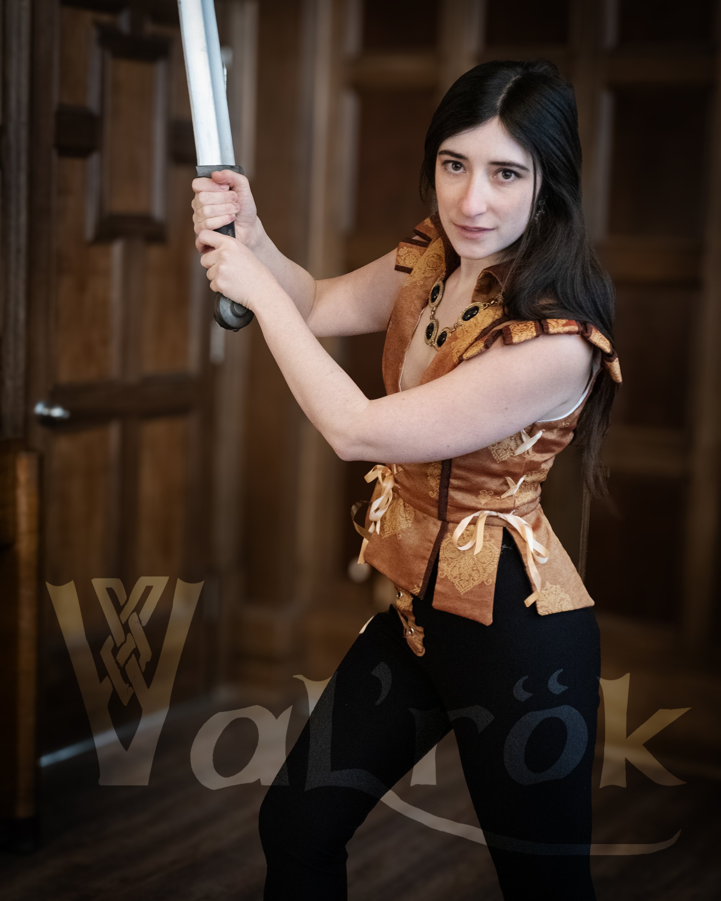 camille épée jacket orange legging aventuier été.jpg