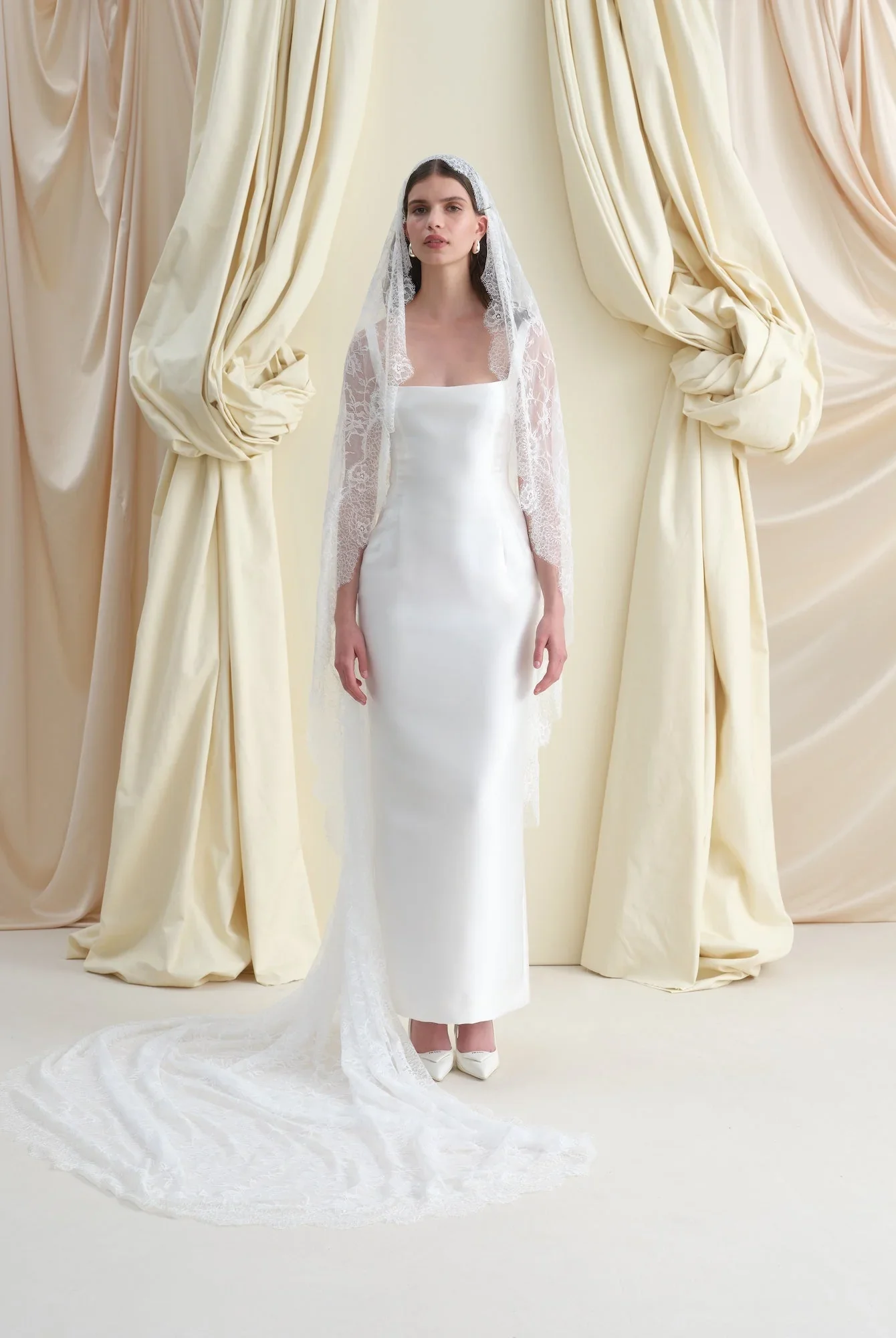 Dakota &amp; Anjelica Veil