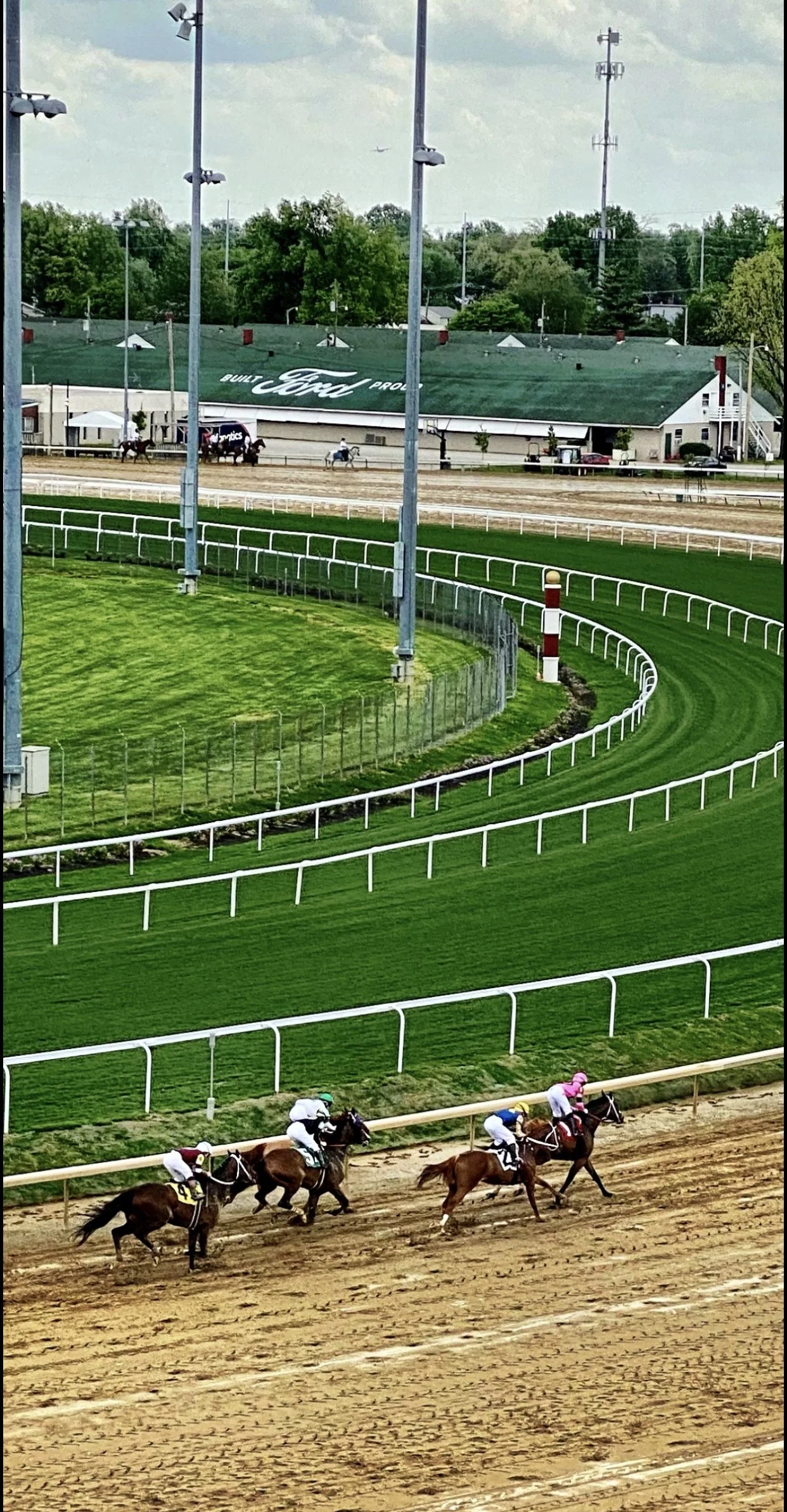 churchill downs-lexington-kentucky.jpg