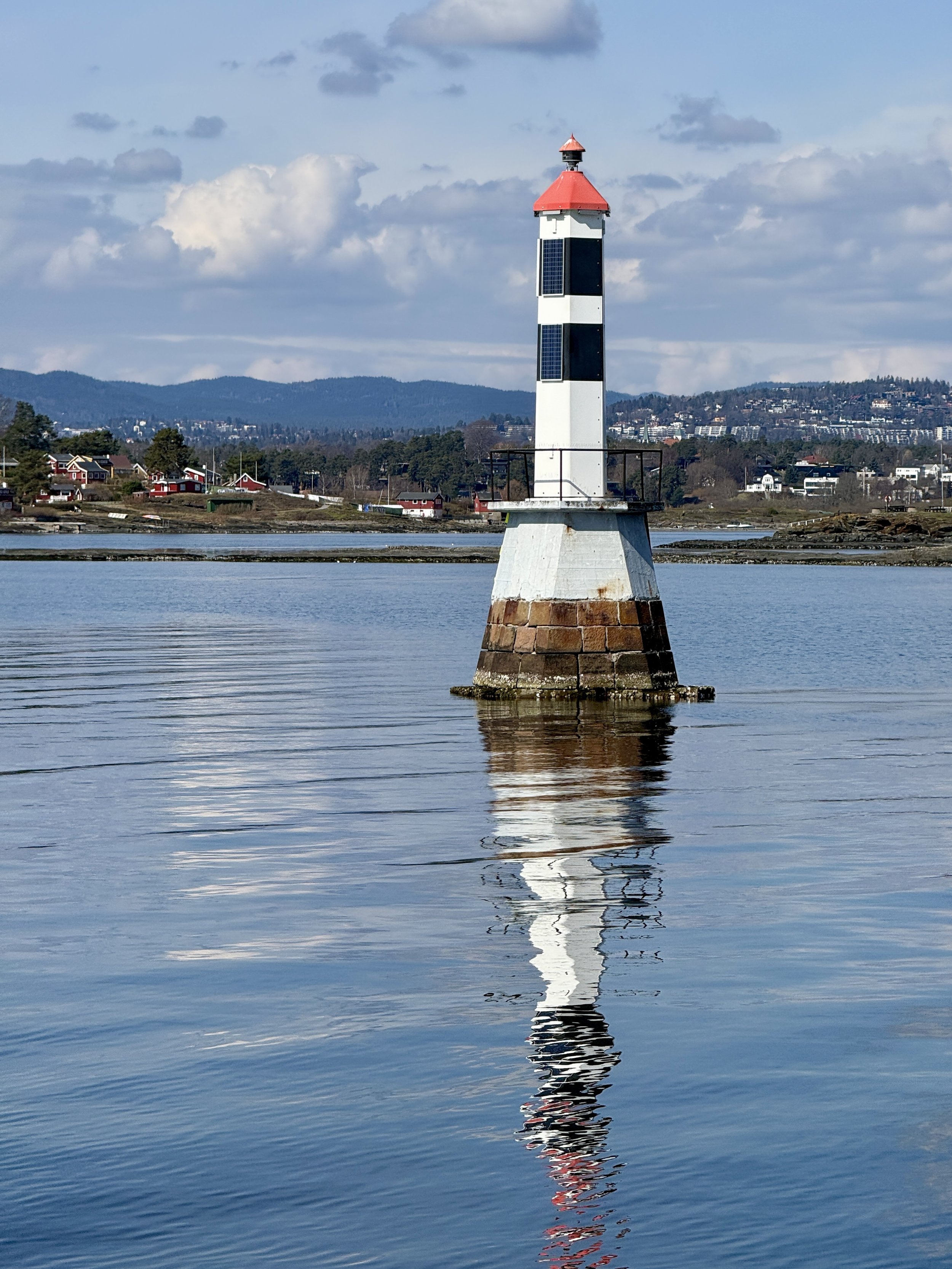 oslo-lighthouse-fijord.jpg