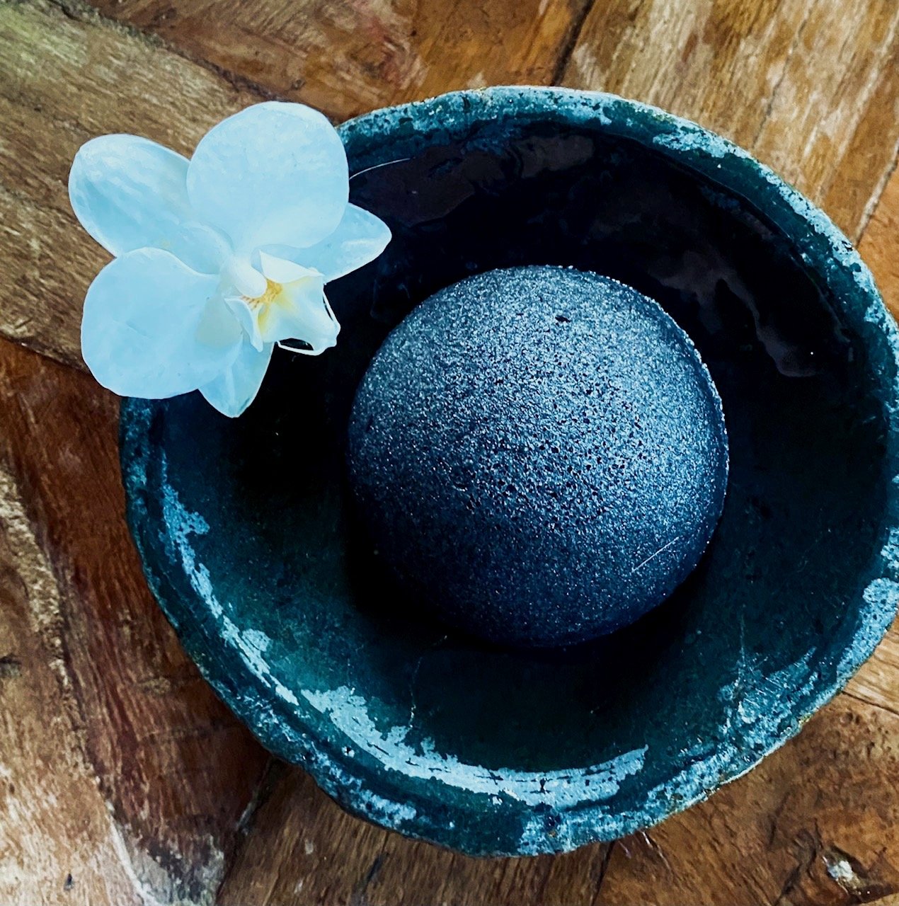 CHARCOAL KONJAC SPONGE